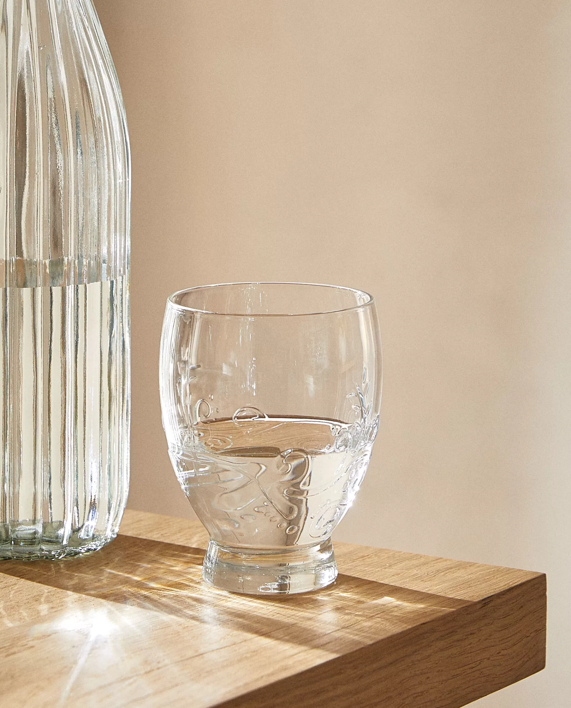 raised_floral_design_glass_tumbler_2-4.webp ZARA Home Raised Floral Design Glass Tumbler Transparent Fashion