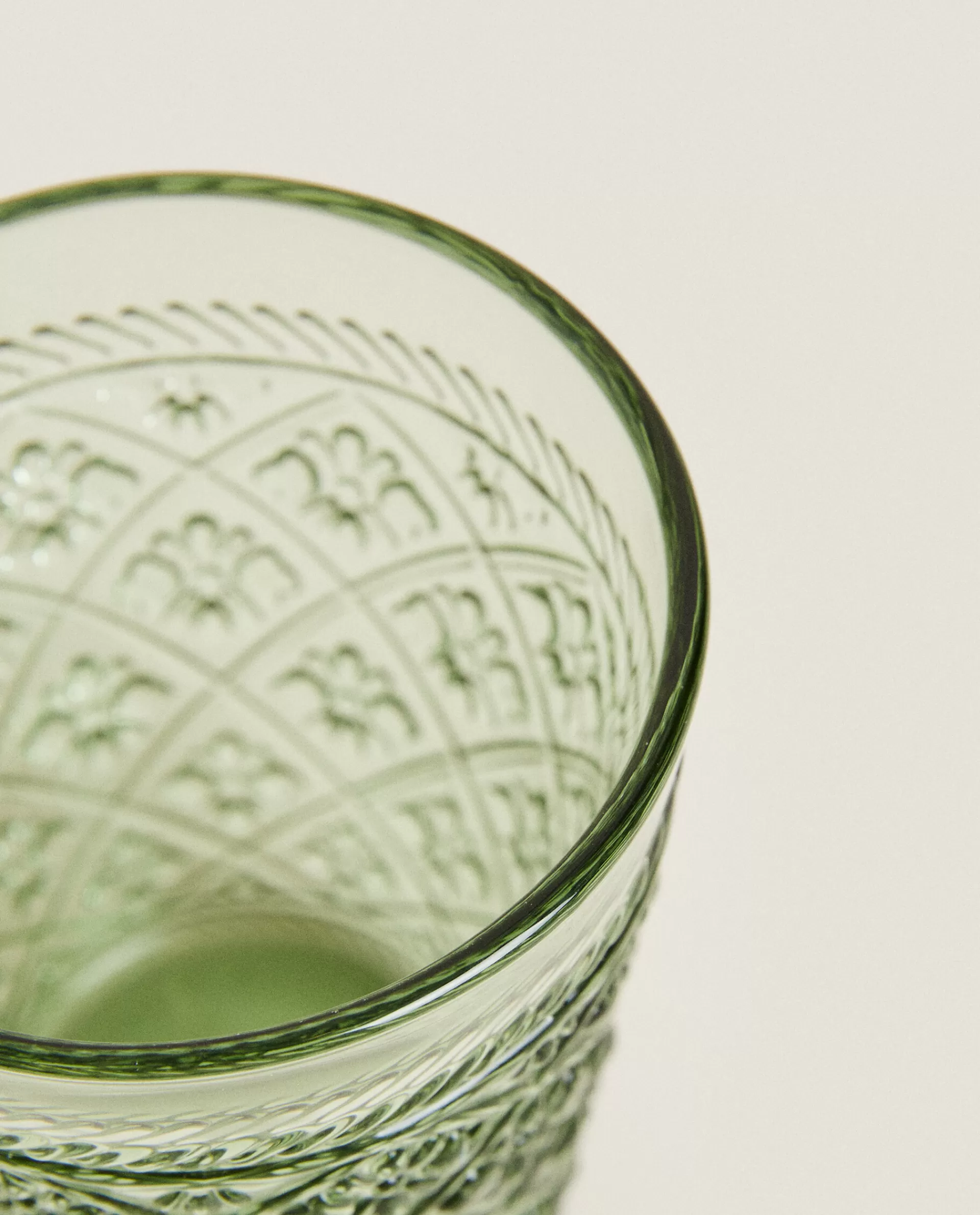 raised_floral_design_glass_tumbler_3-3.webp ZARA Home Raised Floral Design Glass Tumbler Green Shop