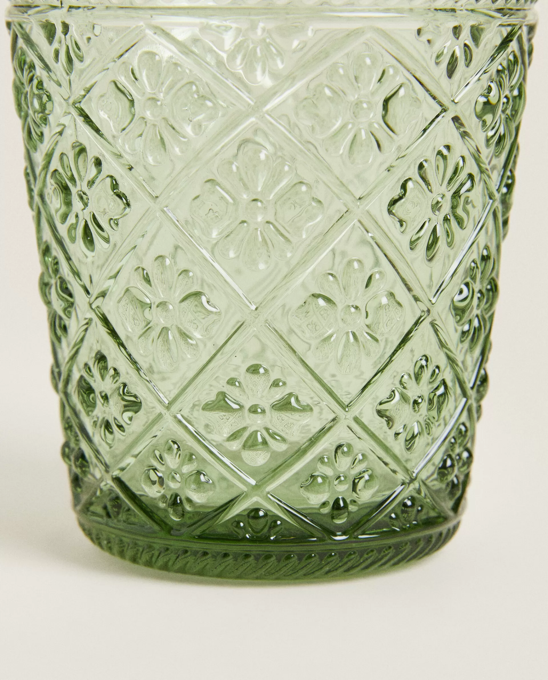 raised_floral_design_glass_tumbler_4-3.webp ZARA Home Raised Floral Design Glass Tumbler Green Shop