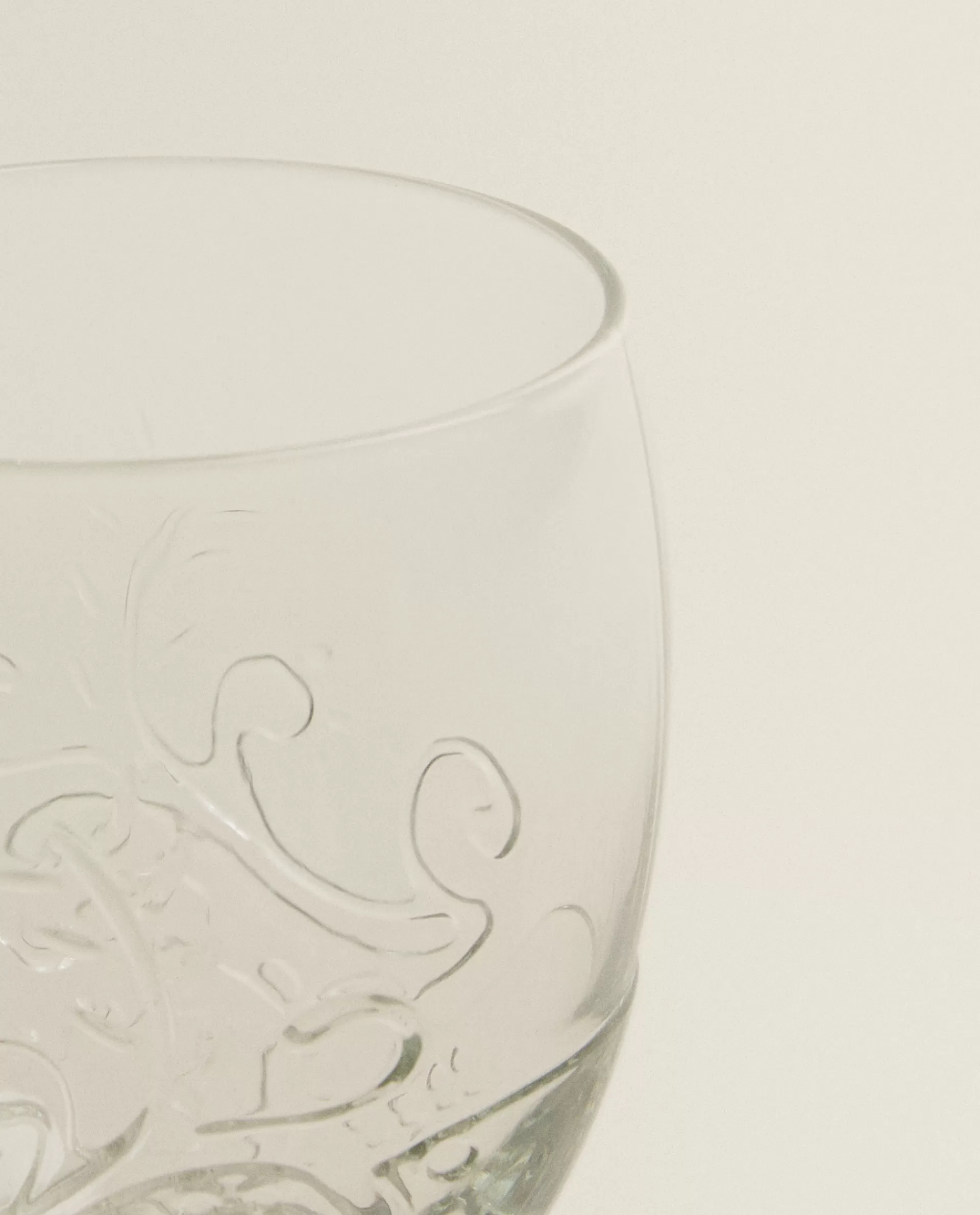 raised_floral_design_glass_tumbler_4-4.webp ZARA Home Raised Floral Design Glass Tumbler Transparent Fashion