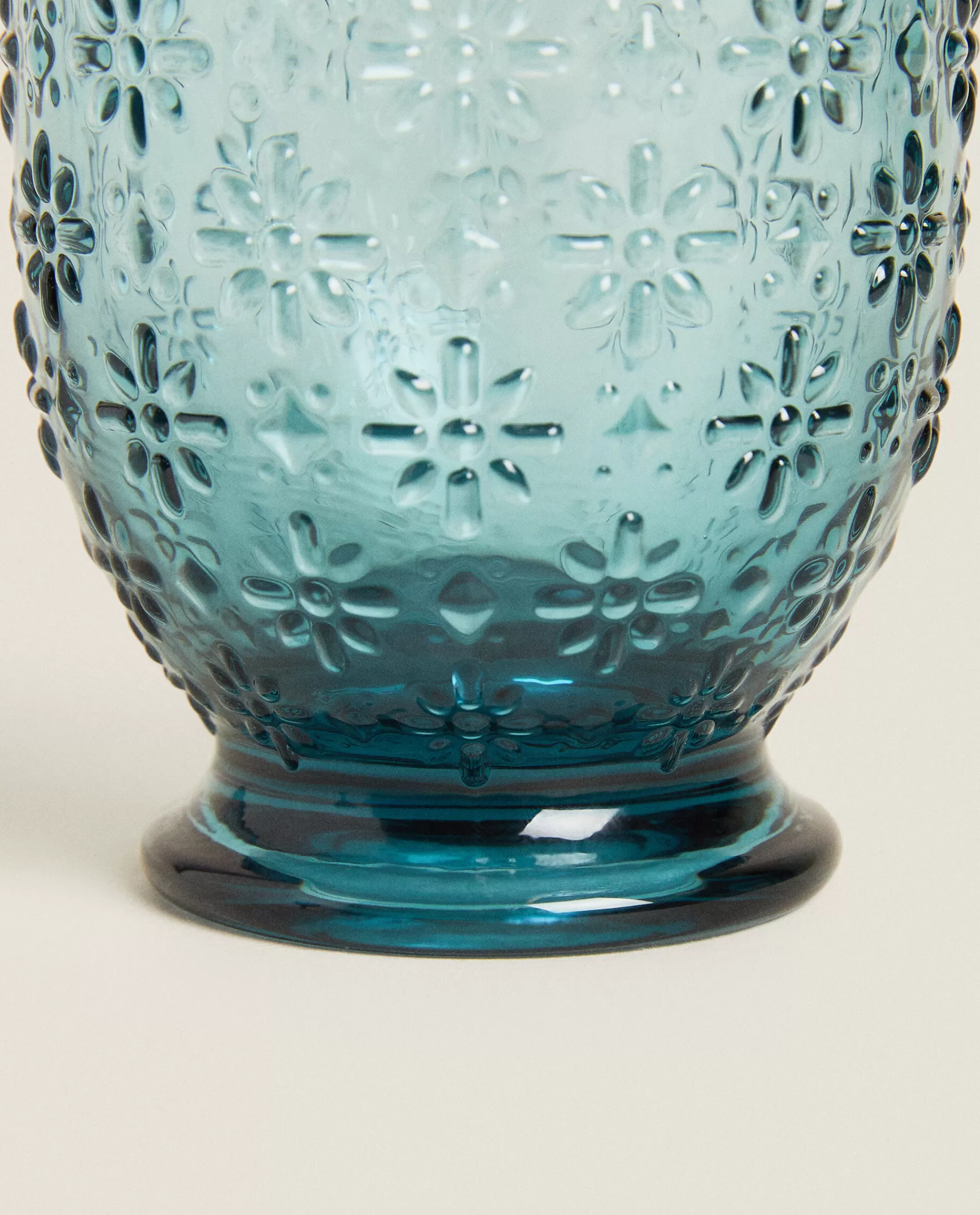 raised_floral_design_glass_tumbler_4-5.webp ZARA Home Raised Floral Design Glass Tumbler Blue Online