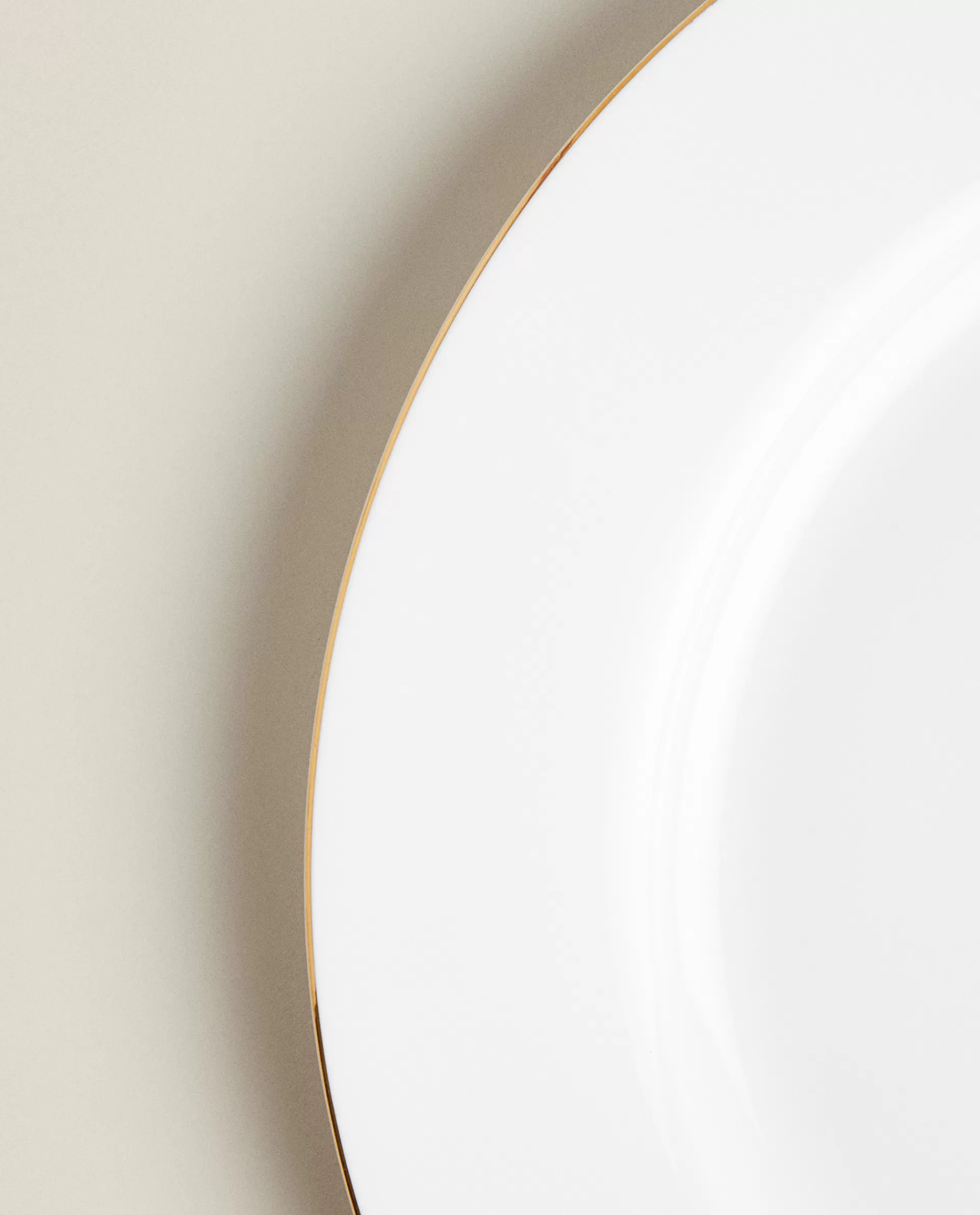 rimmed_bone_china_dinner_plate_4-1.webp ZARA Home Rimmed Bone China Dinner Plate Golden Store