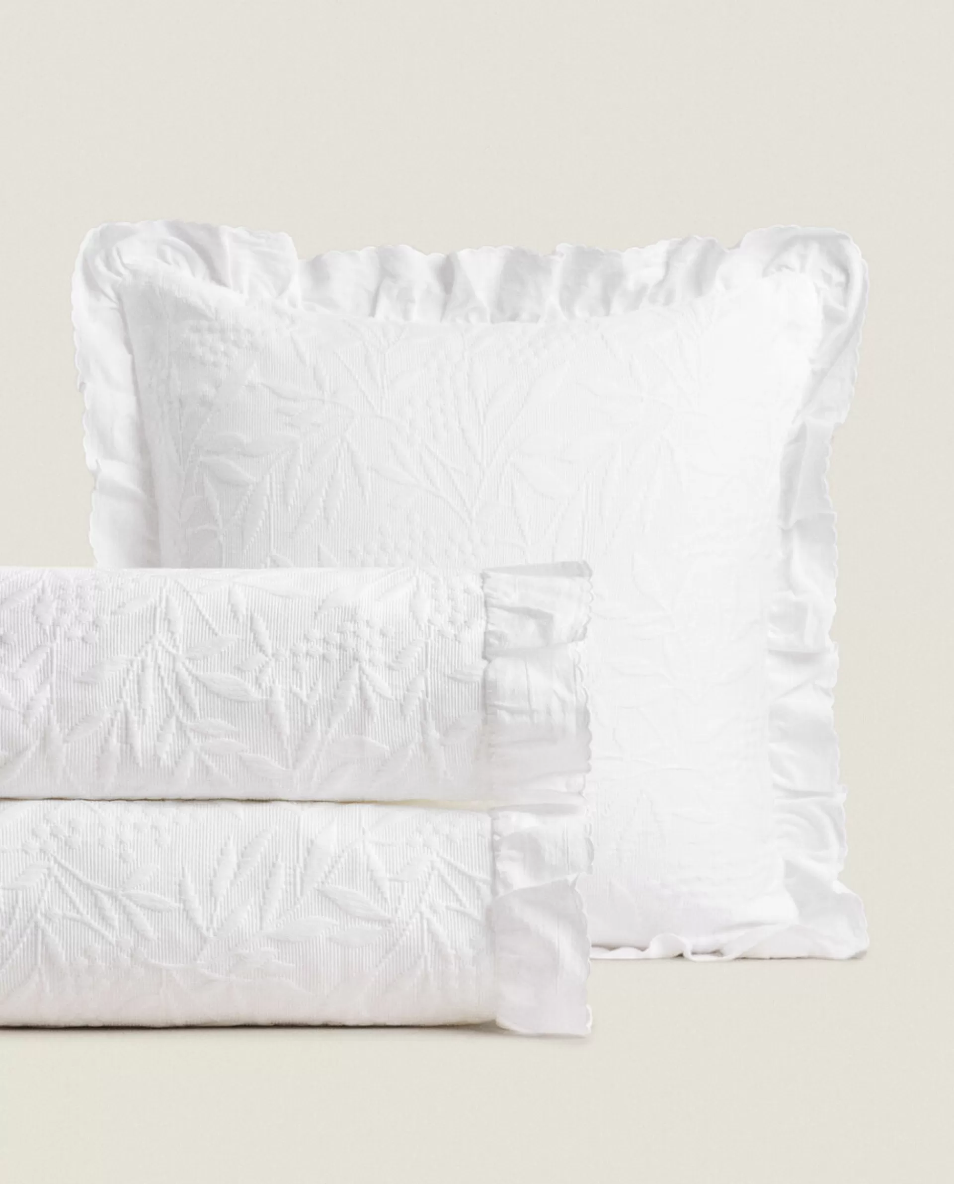 ZARA Home Ruffle Trim Bedspread White Online