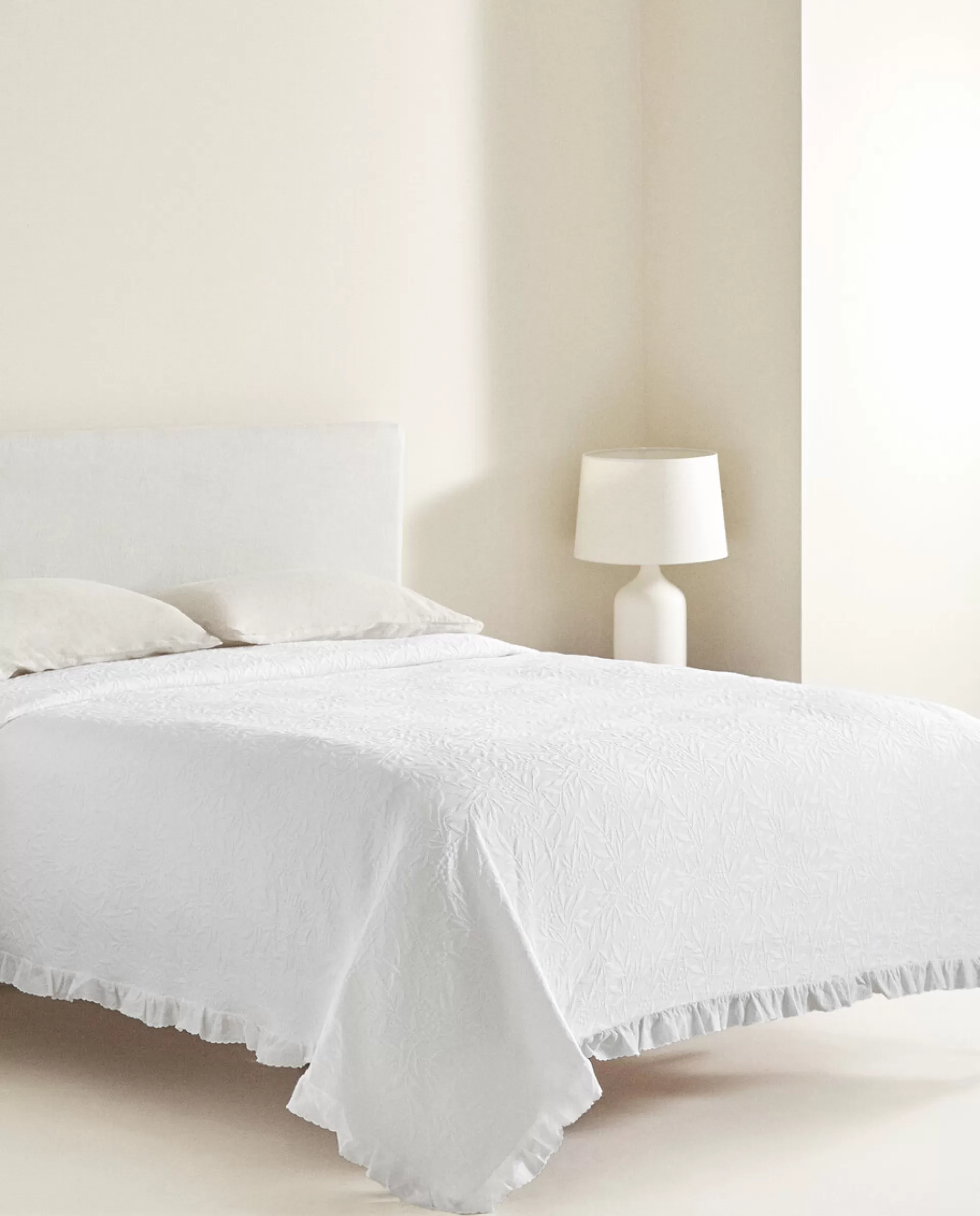 ZARA Home Ruffle Trim Bedspread White Online