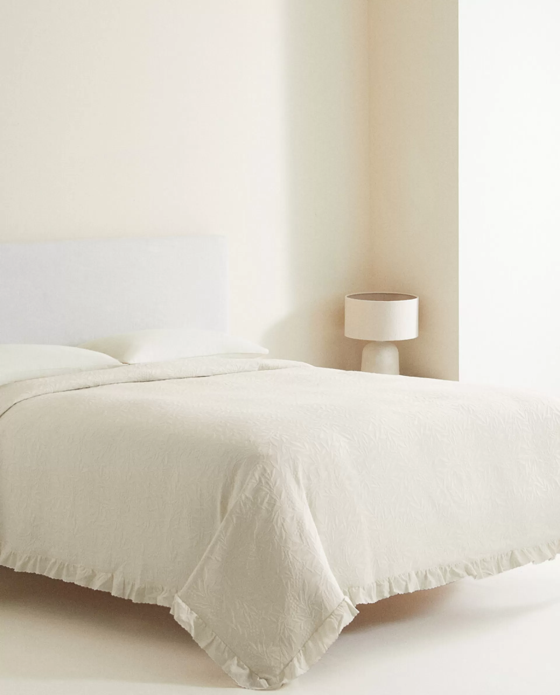ZARA Home Ruffle Trim Bedspread Cream Online
