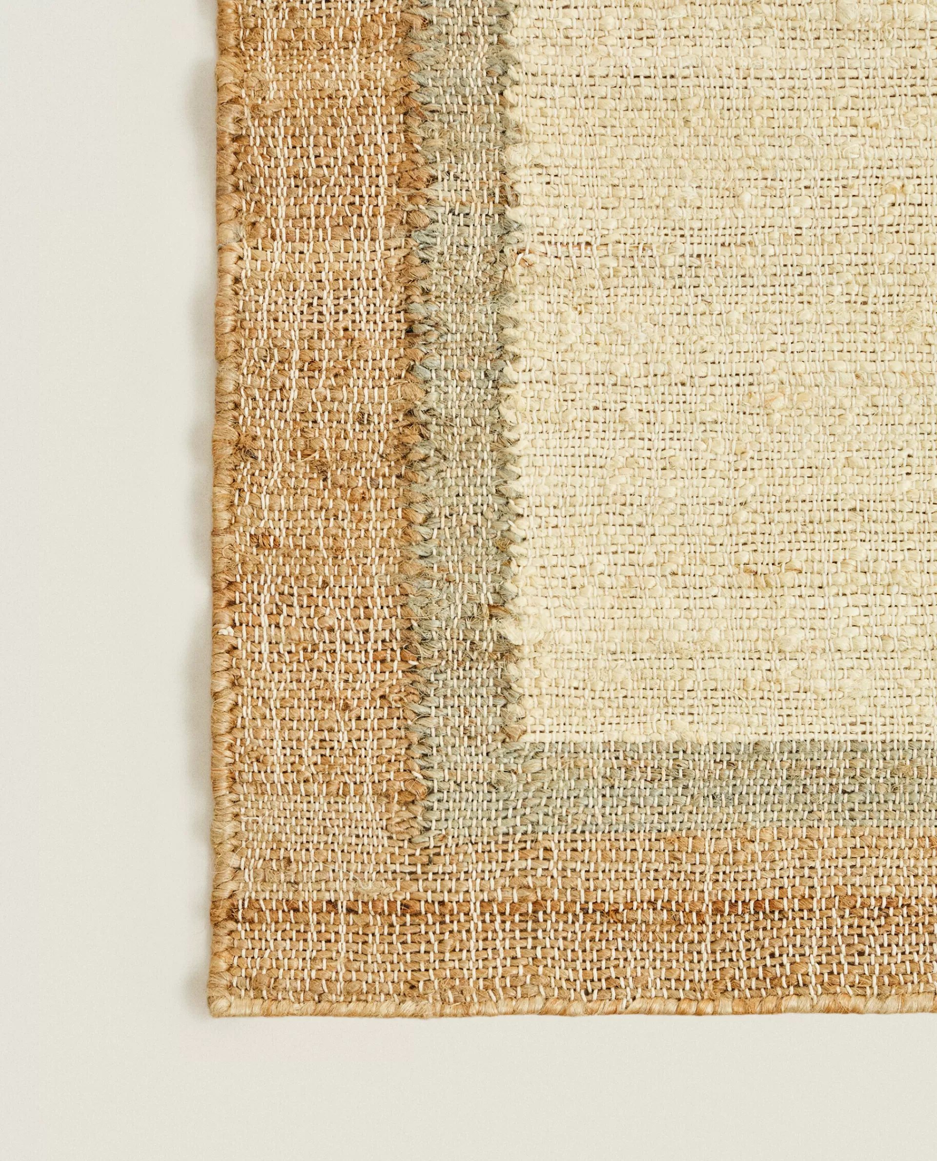 rug_with_contrast_border_3-1.webp ZARA Home Rug With Contrast Border Natural Colour Sale
