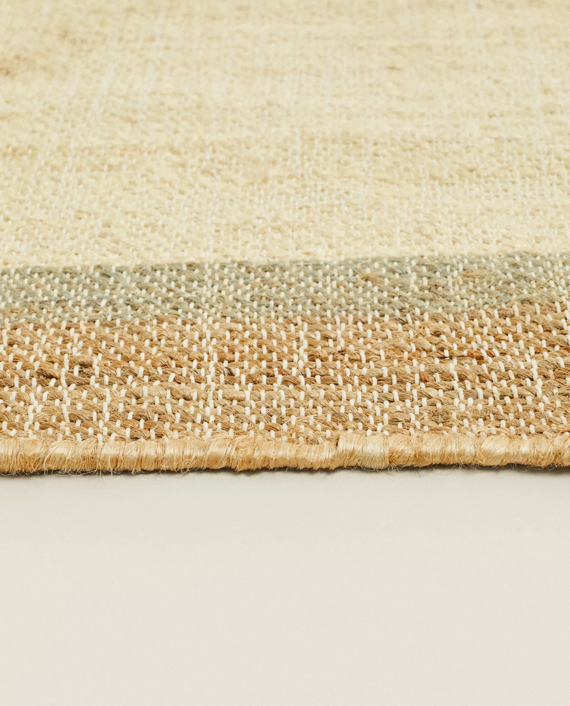 rug_with_contrast_border_4-1.webp ZARA Home Rug With Contrast Border Natural Colour Sale