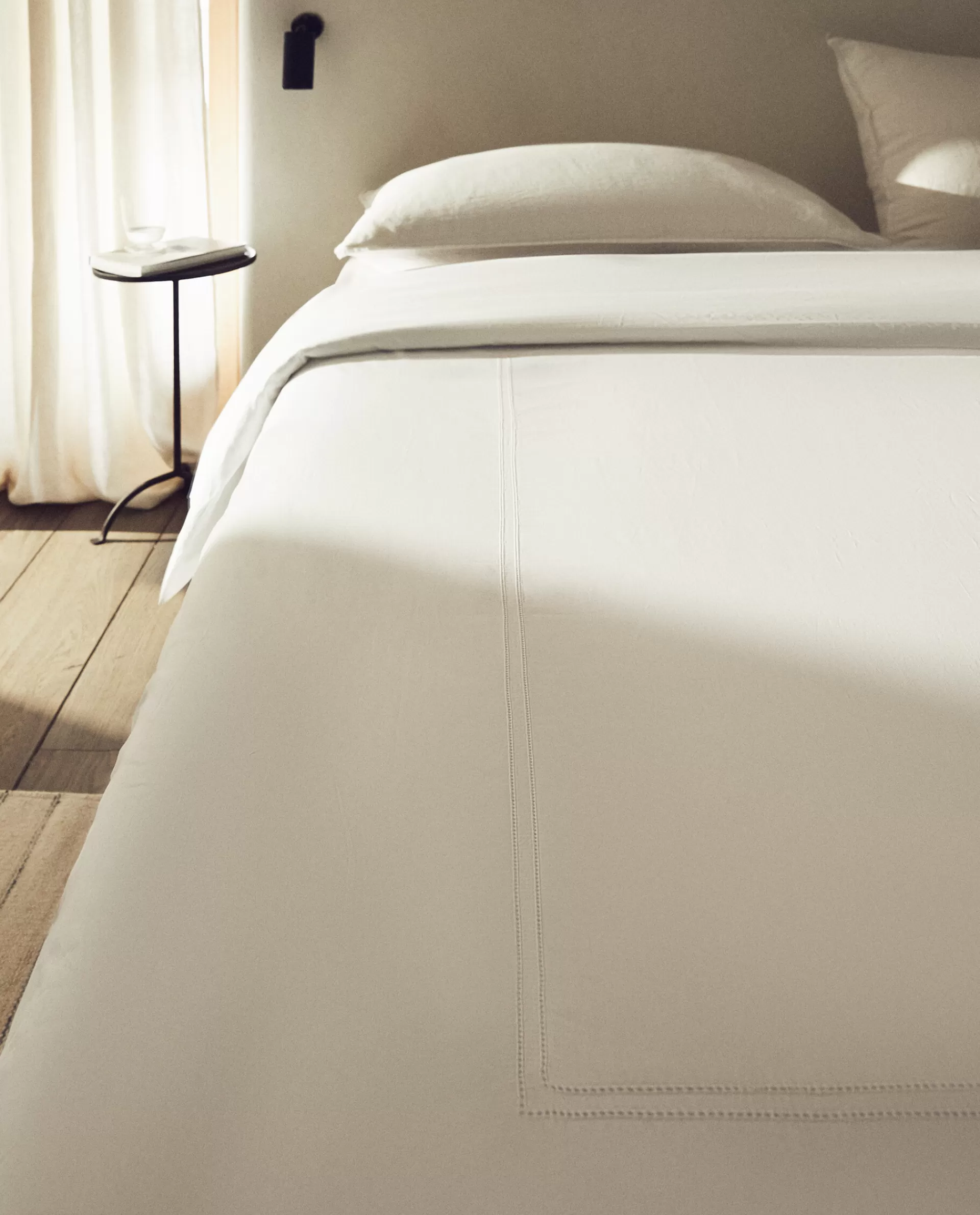 sateen_flat_sheet_with_double_hemstitching_2-1.webp ZARA Home Sateen Flat Sheet With Double Hemstitching White Outlet