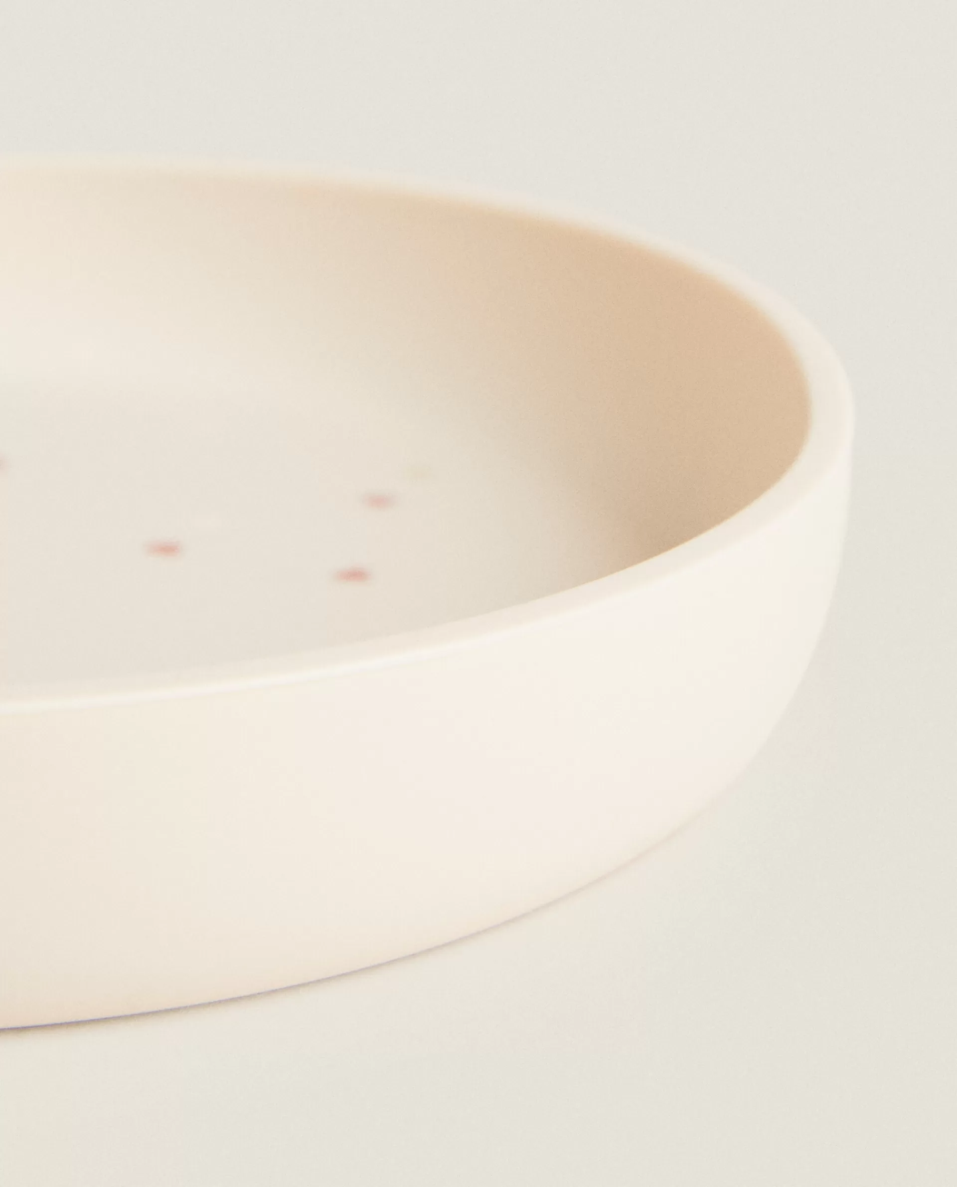 silicone_heart_plate_3-1.webp ZARA Home Silicone Heart Plate Pink Shop