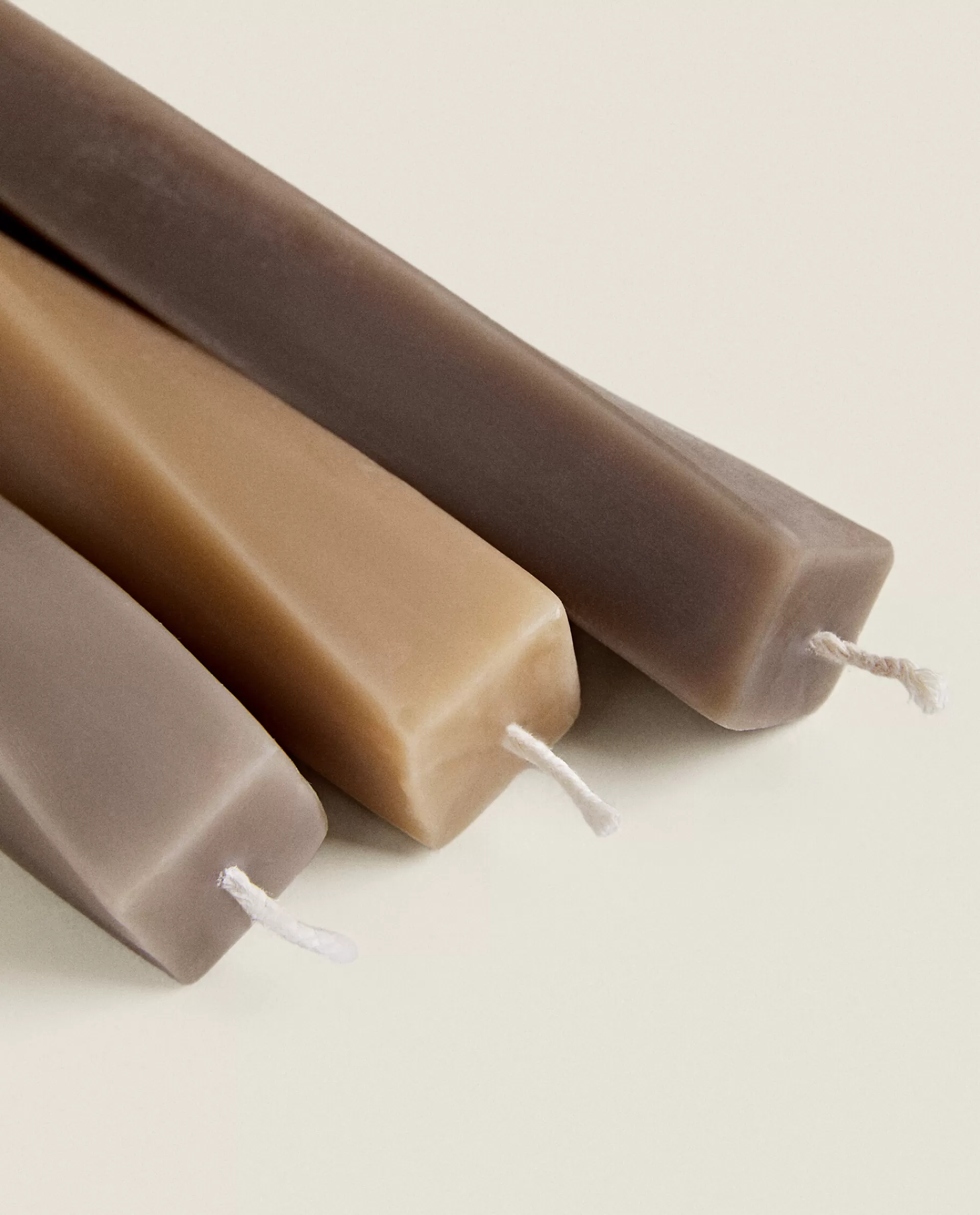 spiral_candle_pack_of__3-6.webp ZARA Home Spiral Candle (Pack Of 3) Brown Hot