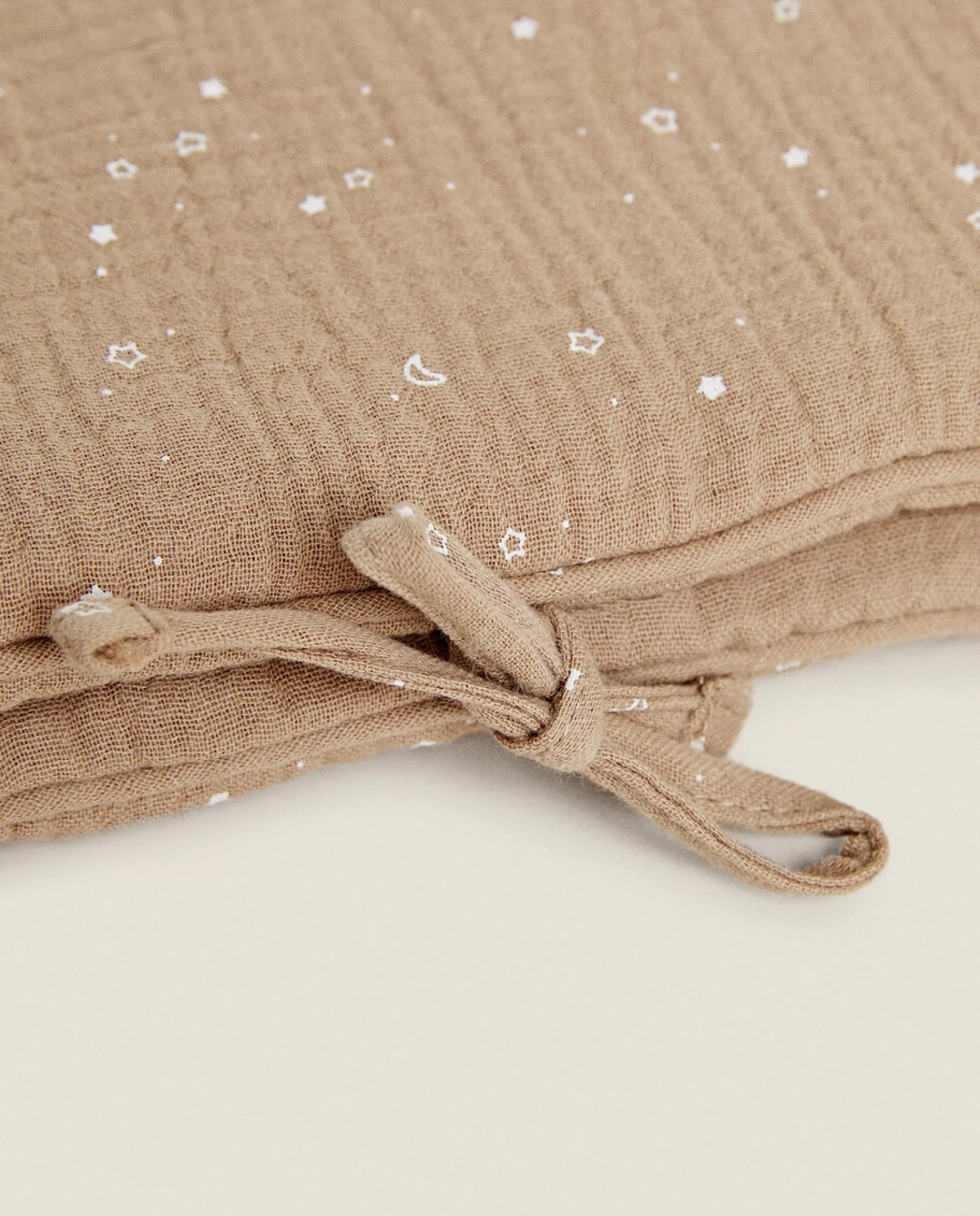 ZARA Home Star Print Muslin Baby Wipe Holder Taupe Hot