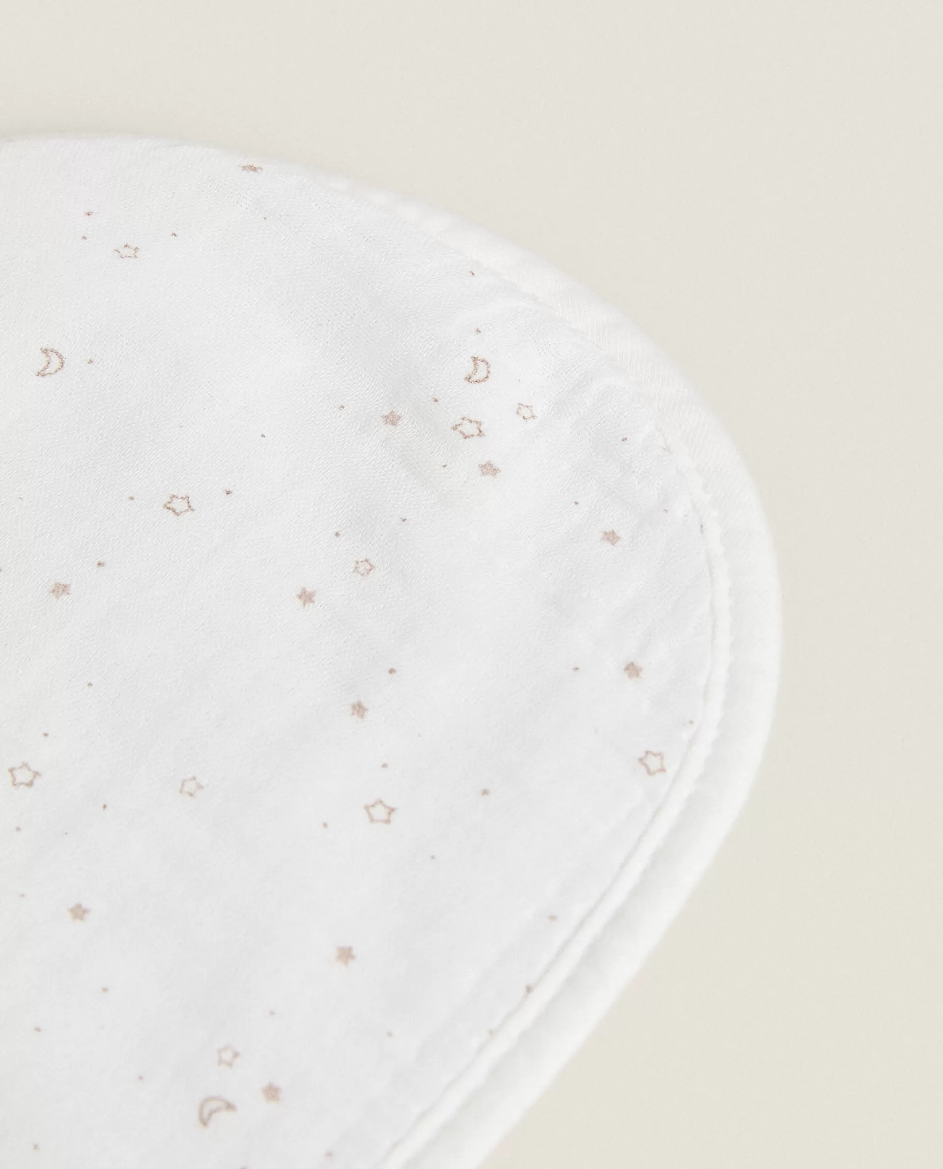 star_print_shoulder_bib_3-1.webp ZARA Home Star Print Shoulder Bib Oyster White New