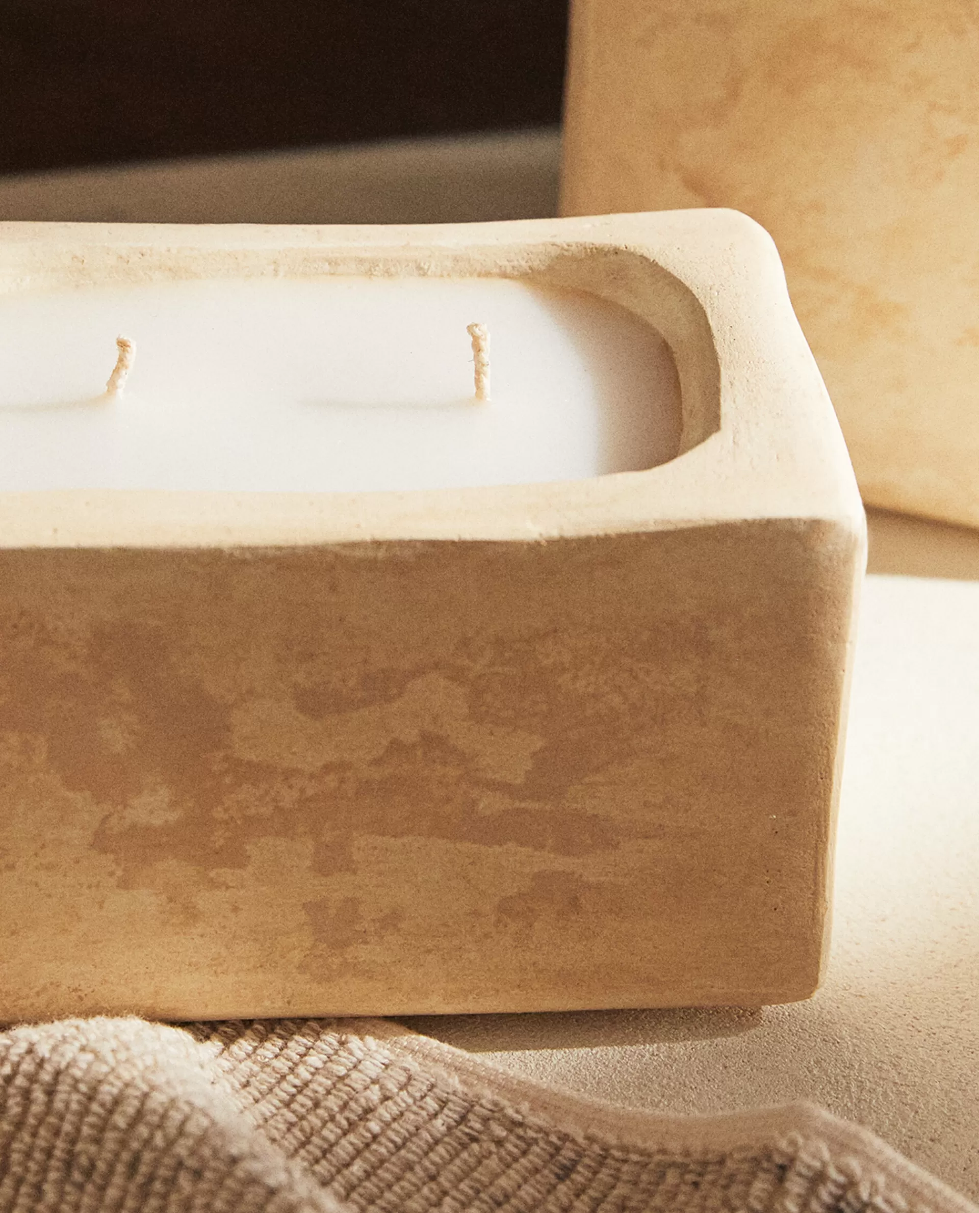 stone_style_candle_2-2.webp ZARA Home Stone Style Candle Beige Hot