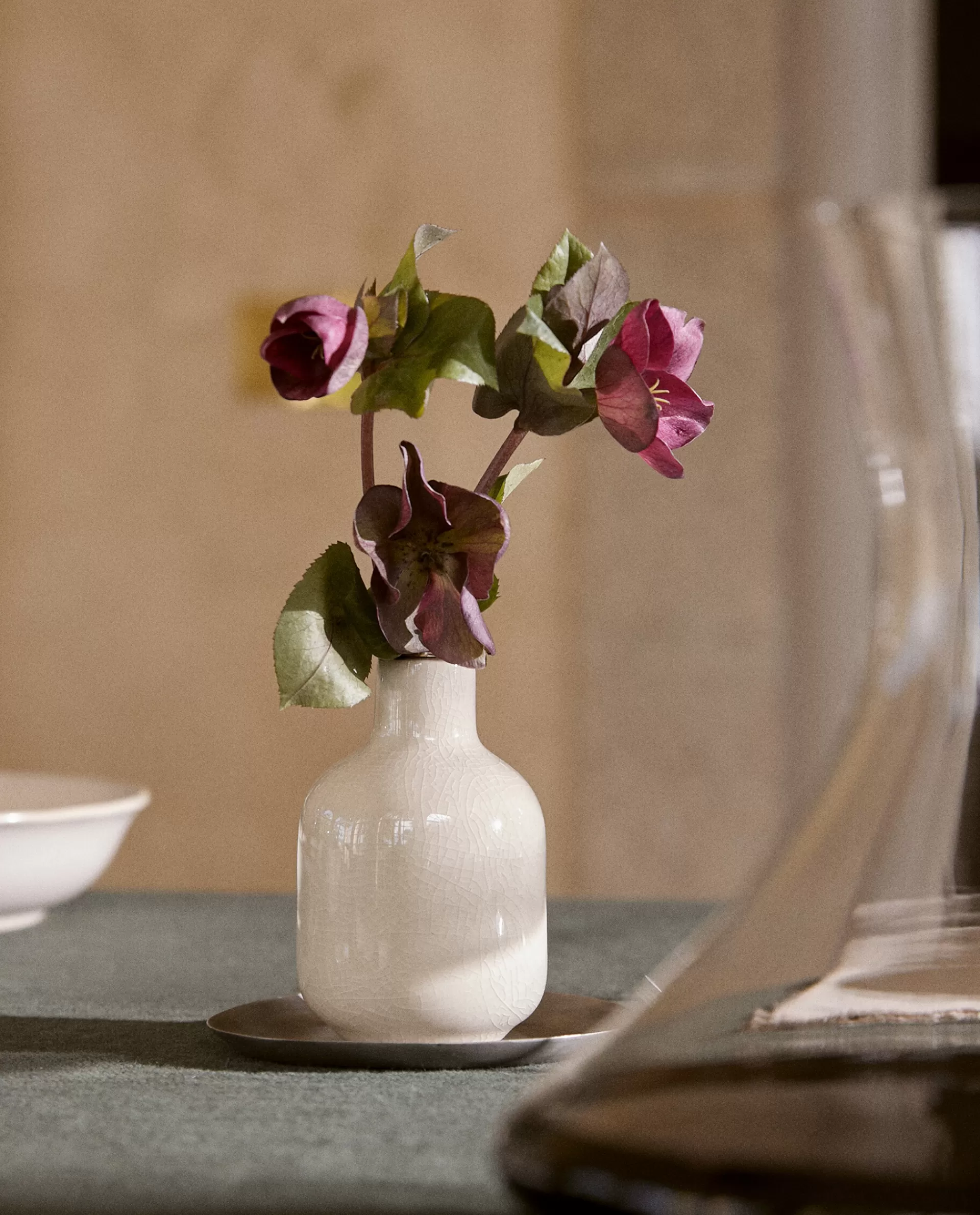 stoneware_crackled_vase_2-1.webp ZARA Home Stoneware Crackled Vase Cream Clearance