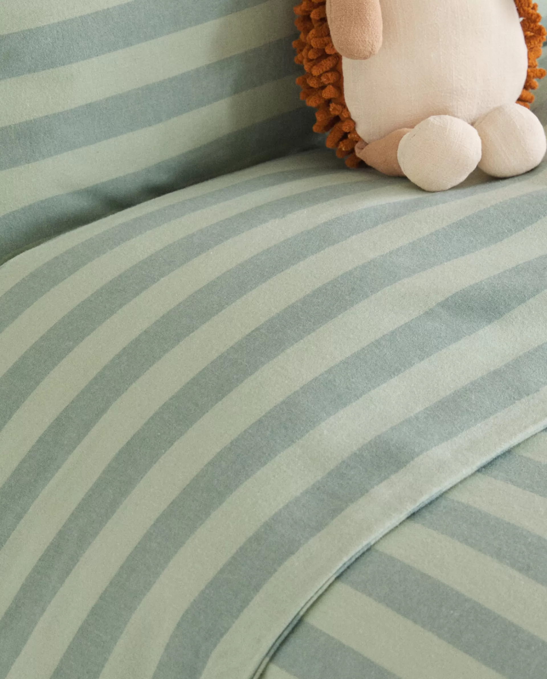 striped_flannel_duvet_cover_1-7.webp ZARA Home Striped Flannel Duvet Cover Green Fashion