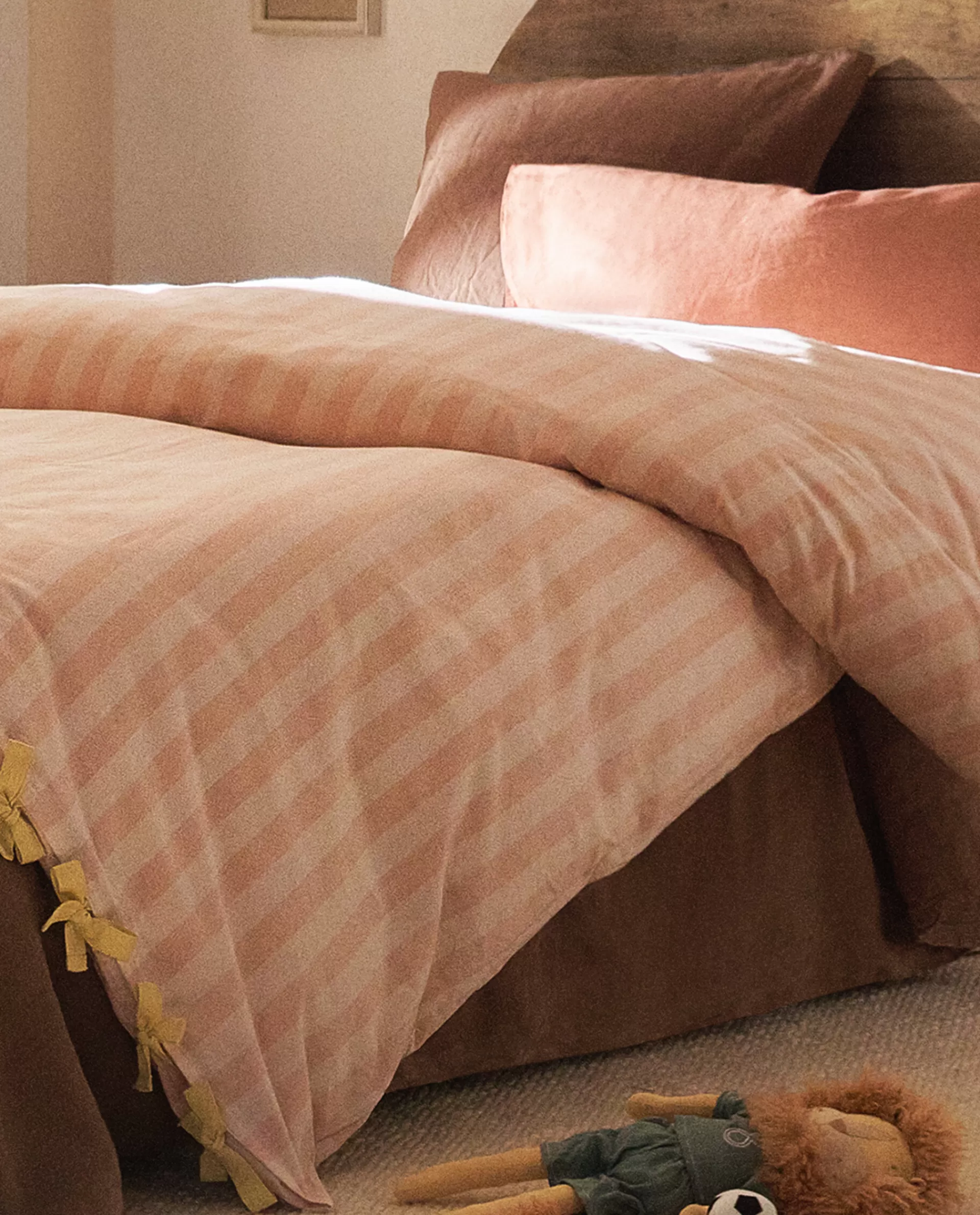 striped_flannel_duvet_cover_2-6.webp ZARA Home Striped Flannel Duvet Cover Pink Cheap