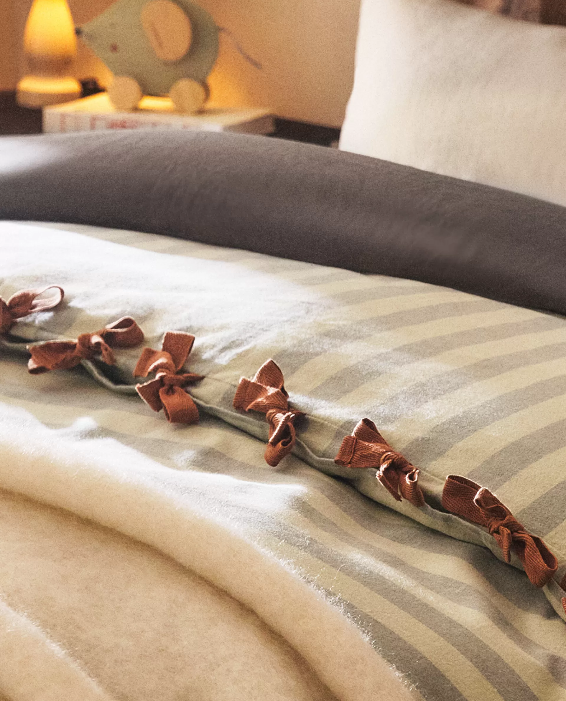 striped_flannel_duvet_cover_2-7.webp ZARA Home Striped Flannel Duvet Cover Green Fashion