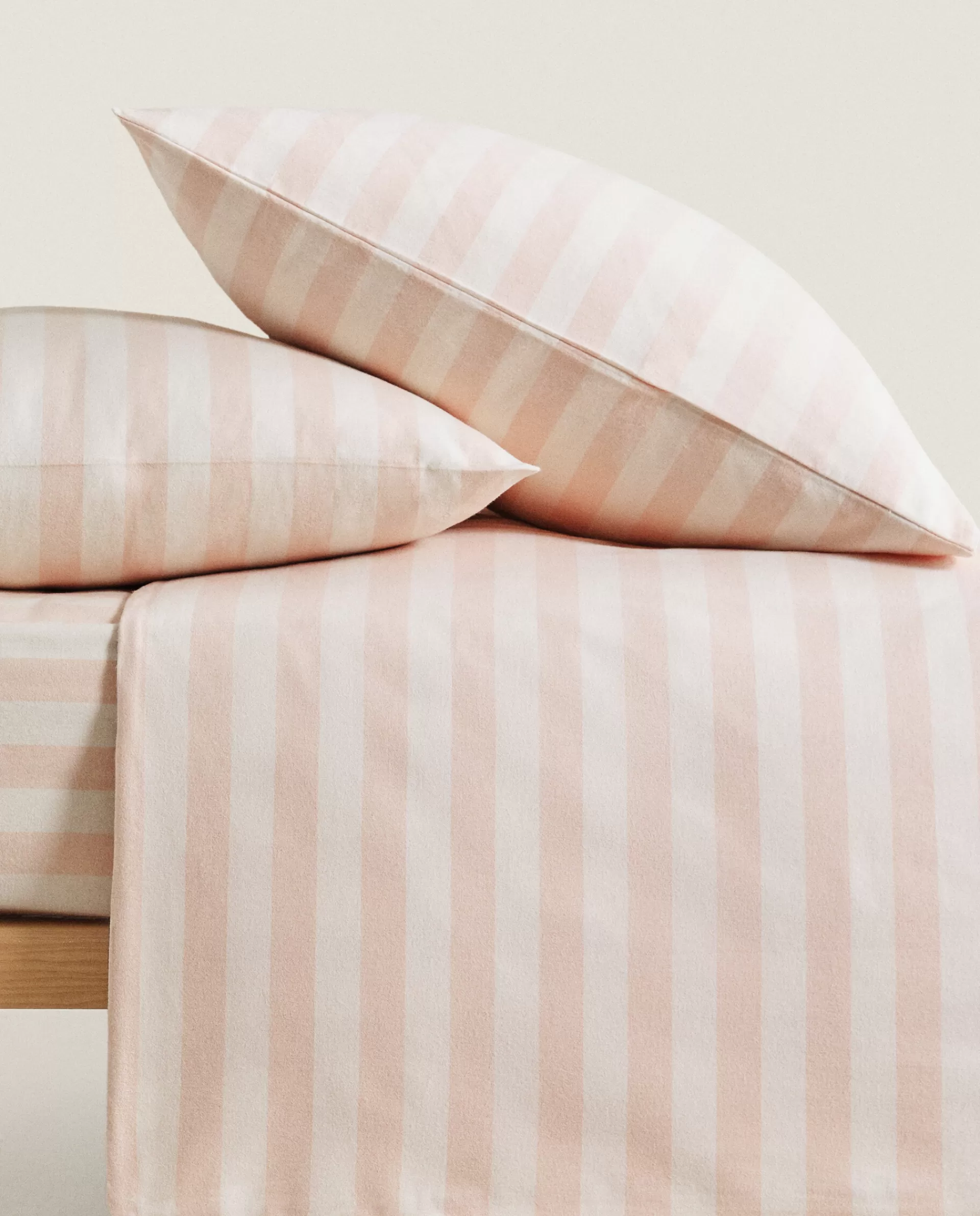 striped_flannel_duvet_cover_3-6.webp ZARA Home Striped Flannel Duvet Cover Pink Cheap