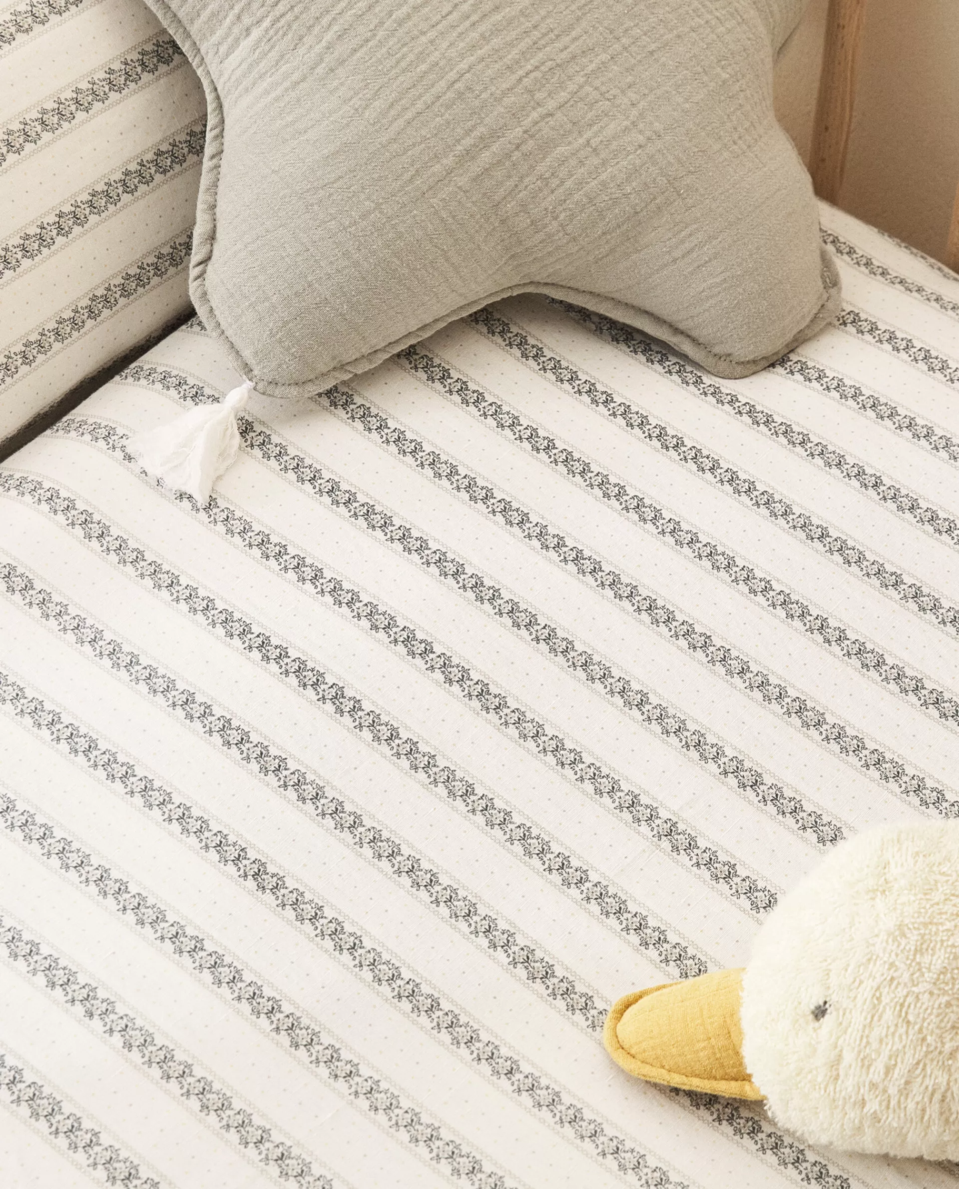 striped_linen_duvet_cover_2-5.webp ZARA Home Striped Linen Duvet Cover Oyster White Store