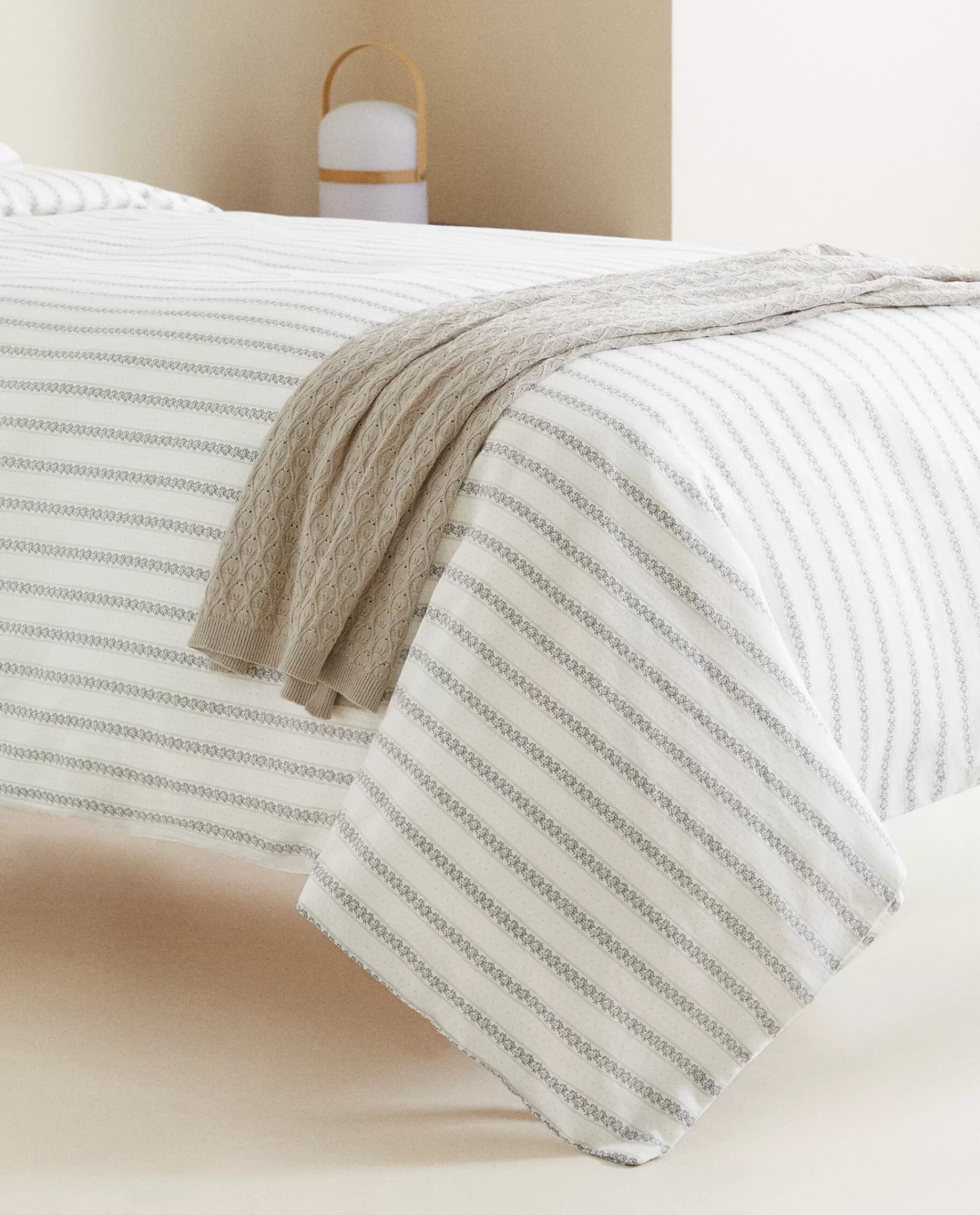 striped_linen_duvet_cover_4-5.webp ZARA Home Striped Linen Duvet Cover Oyster White Store