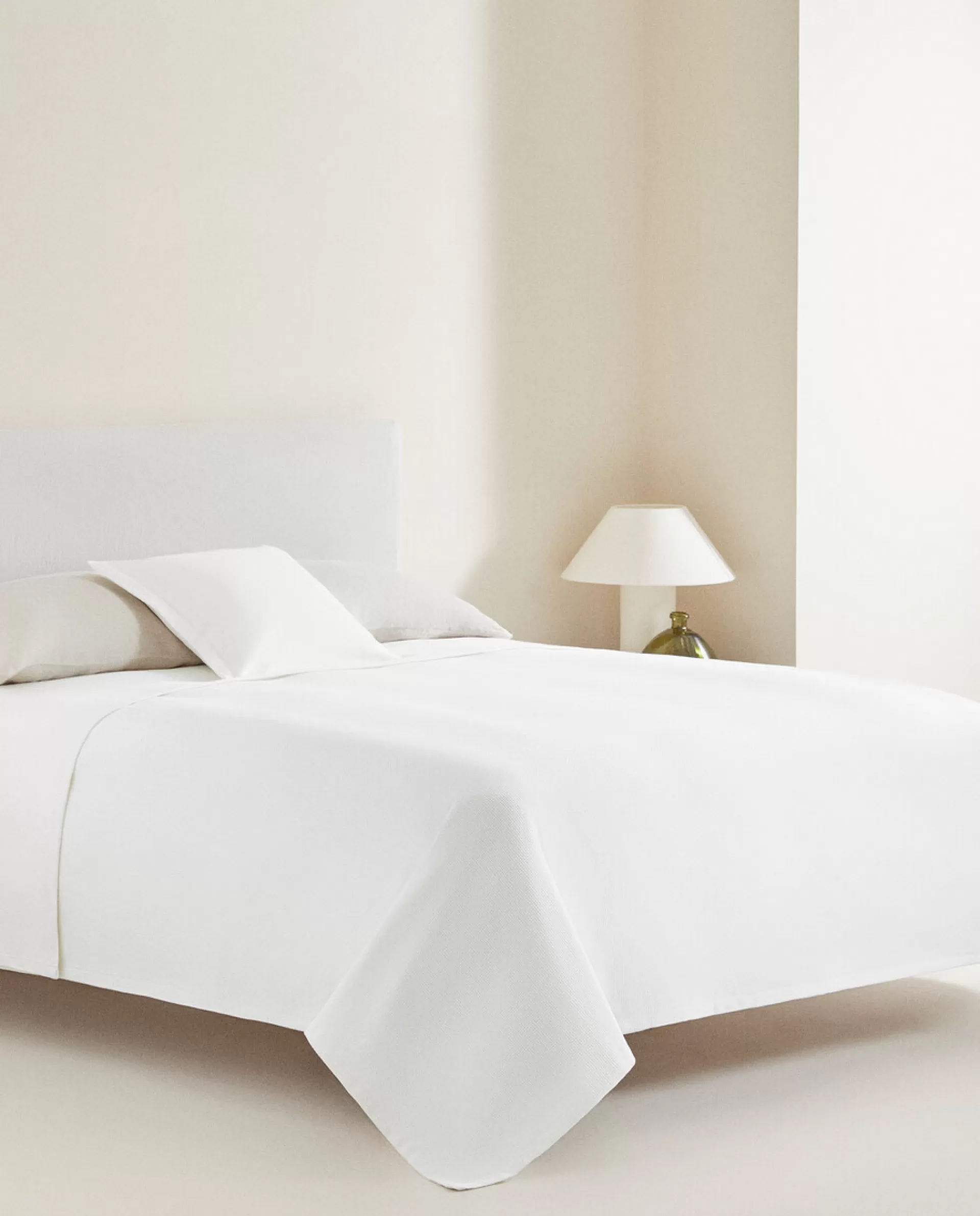 ZARA Home Textured Bedspread White Online