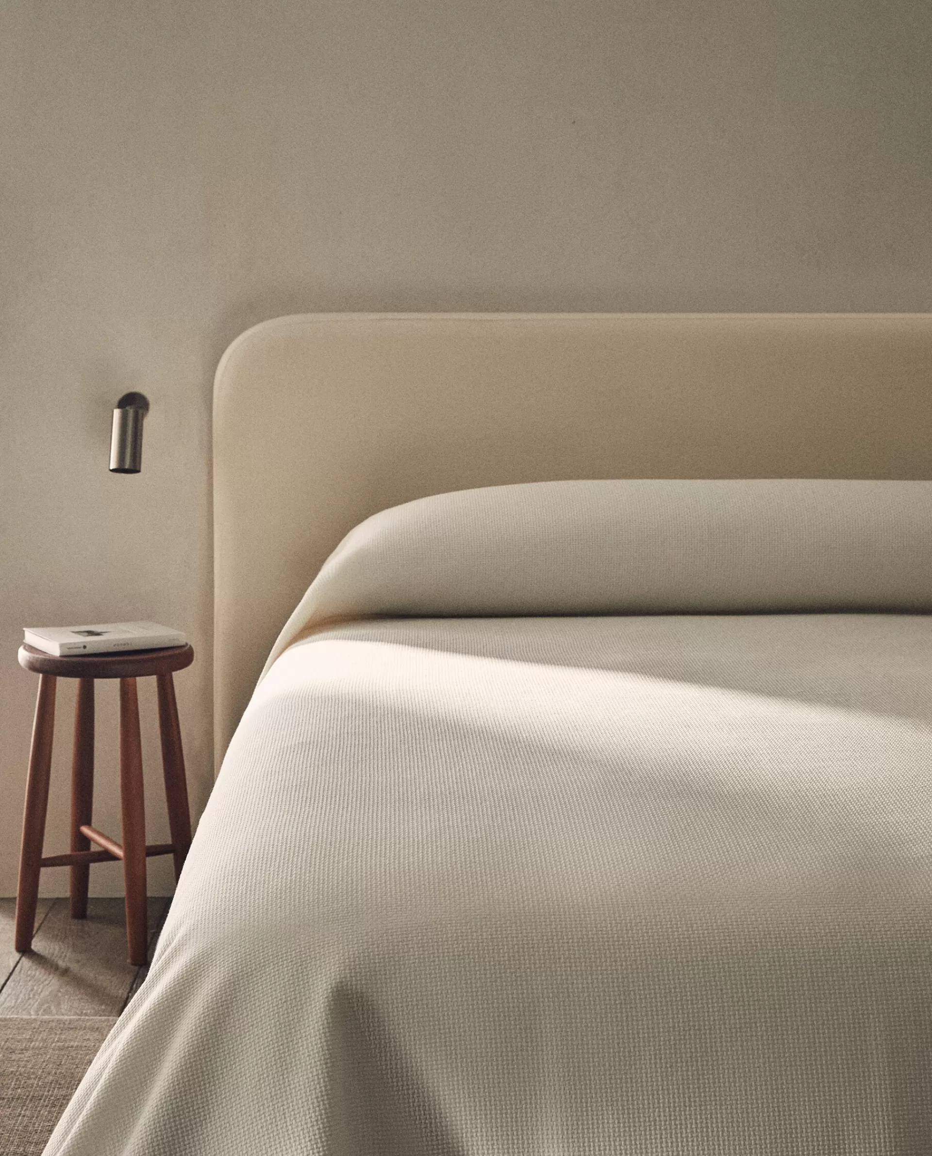 textured_bedspread_2-3.webp ZARA Home Textured Bedspread White Online