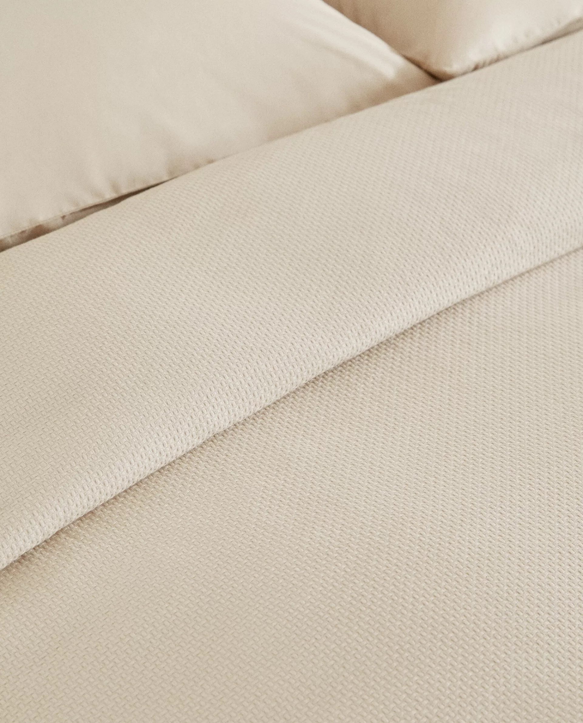 textured_bedspread_3-5.webp ZARA Home Textured Bedspread Beige Best Sale