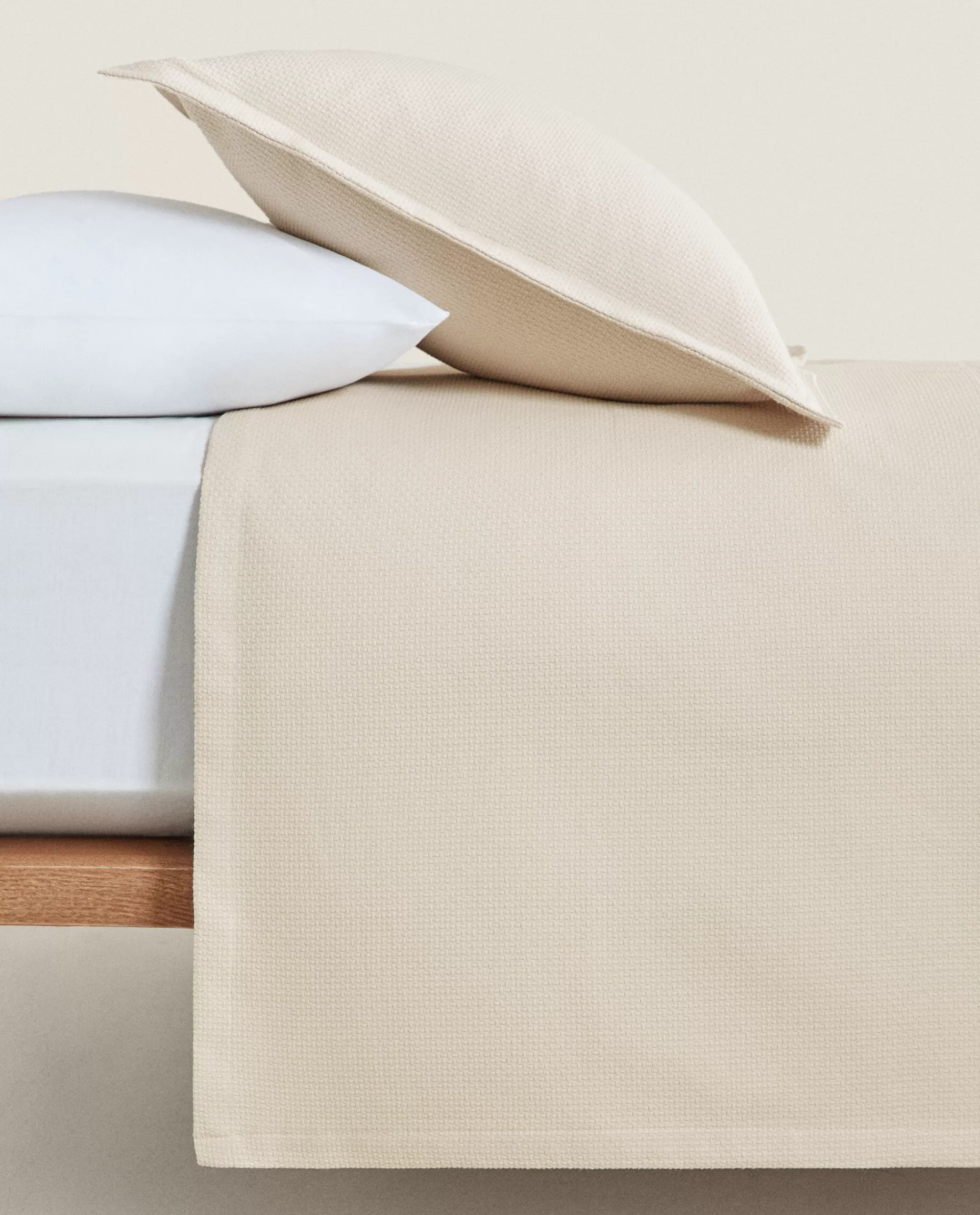textured_bedspread_4-5.webp ZARA Home Textured Bedspread Beige Best Sale
