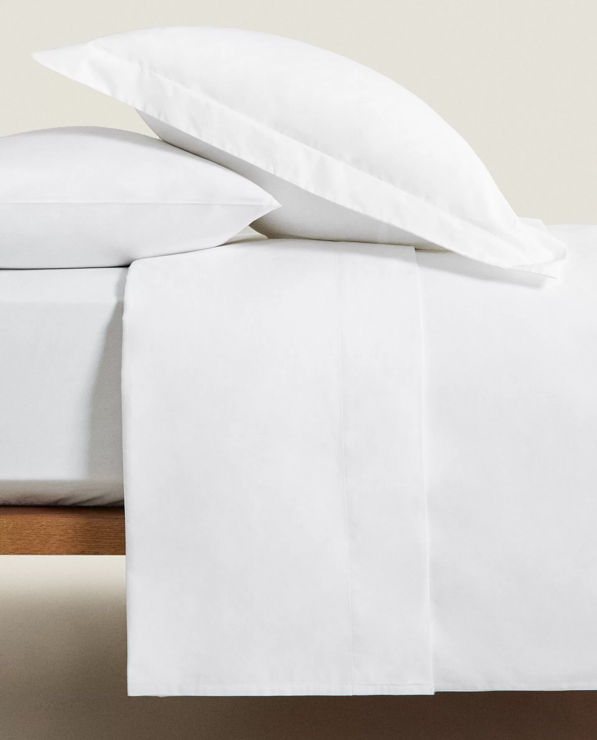 thread_count_cotton_percale_duvet_cover_3-14.webp ZARA Home (180 Thread Count) Cotton Percale Duvet Cover White Hot