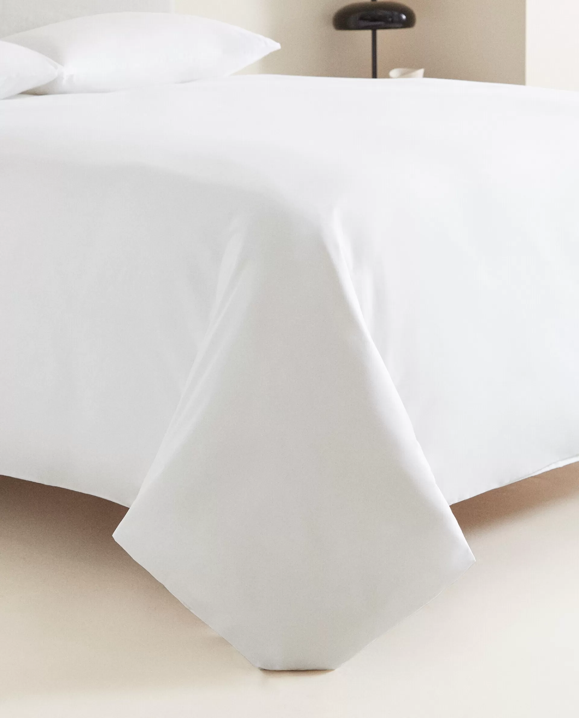 thread_count_cotton_percale_duvet_cover_4-14.webp ZARA Home (180 Thread Count) Cotton Percale Duvet Cover White Hot