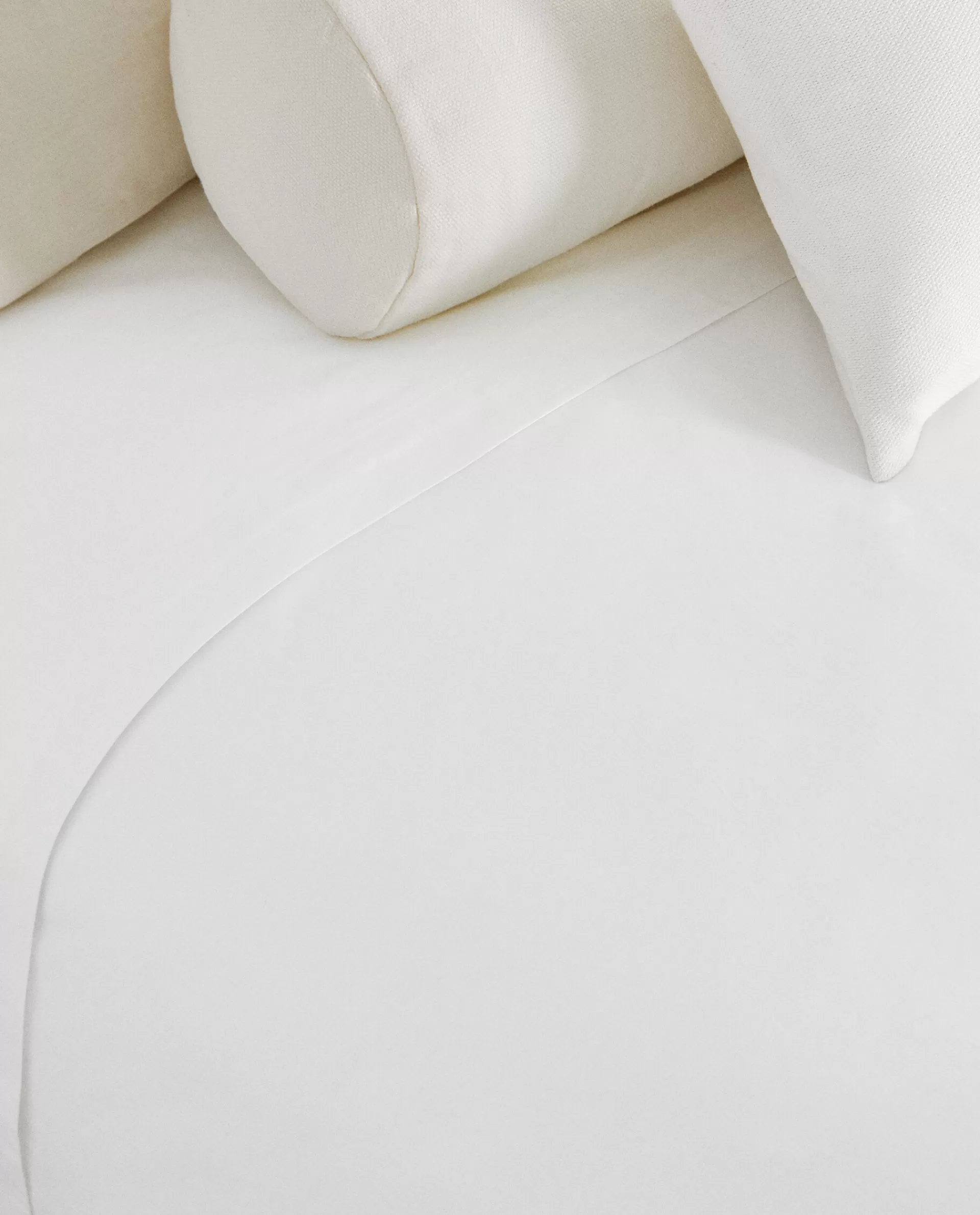 thread_count_cotton_percale_fitted_sheet_3-24.webp ZARA Home (500 Thread Count) Cotton Percale Fitted Sheet White Cheap