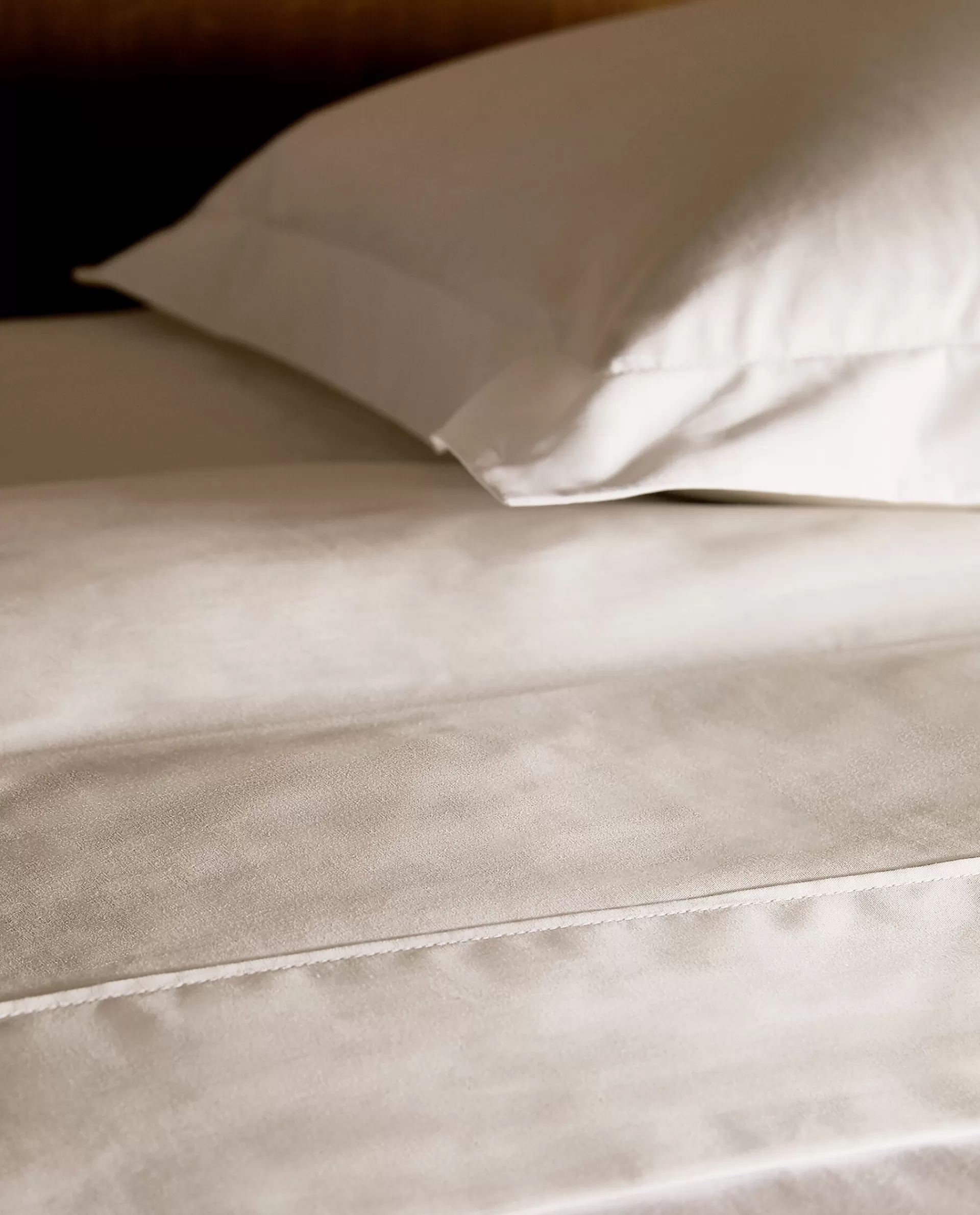 thread_count_cotton_percale_flat_sheet_2-2.webp ZARA Home (180 Thread Count) Cotton Percale Flat Sheet White Fashion