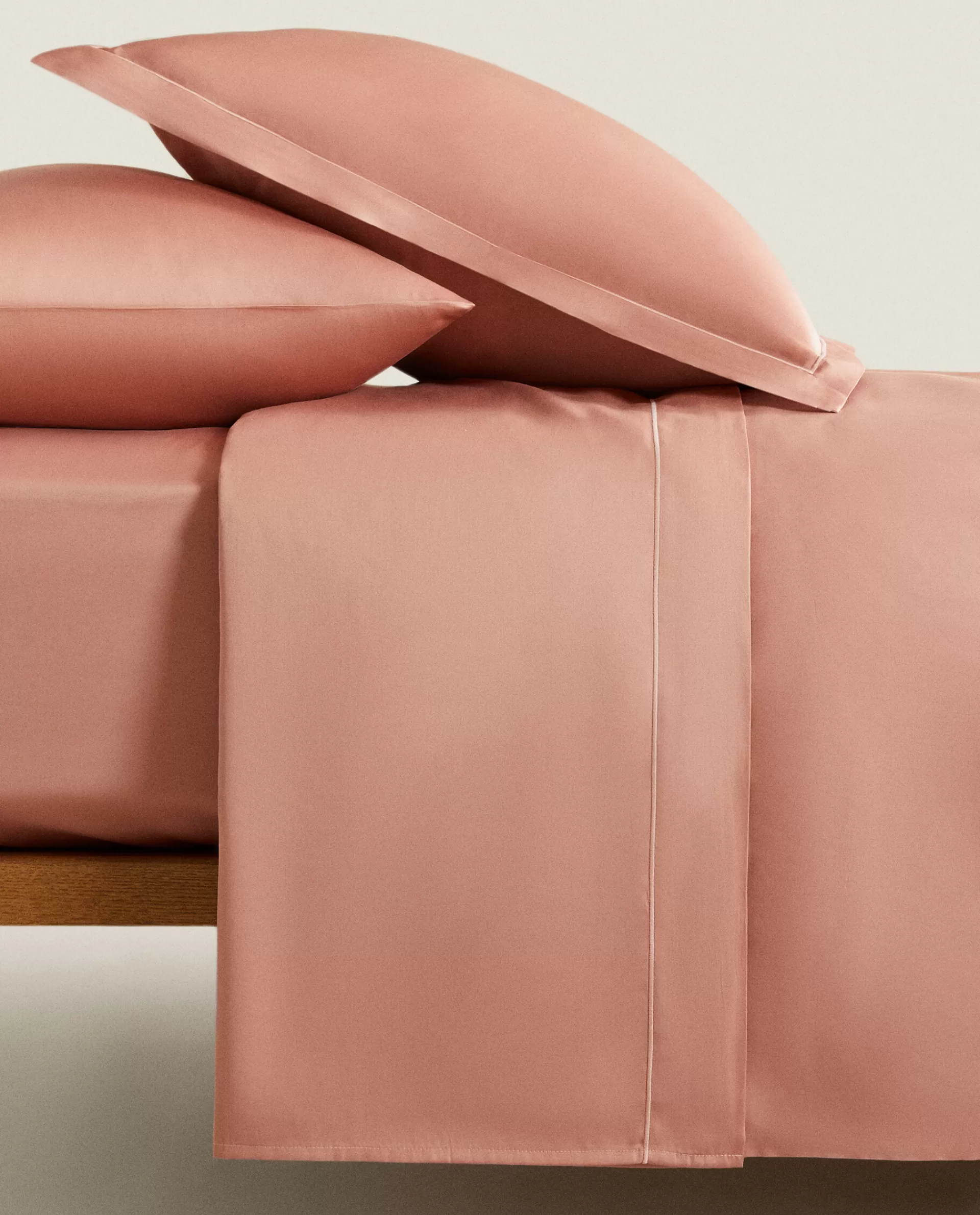 threadcount_cotton_sateen_duvet_cover_3-11.webp ZARA Home (300-Thread-Count) Cotton Sateen Duvet Cover Pink Sale