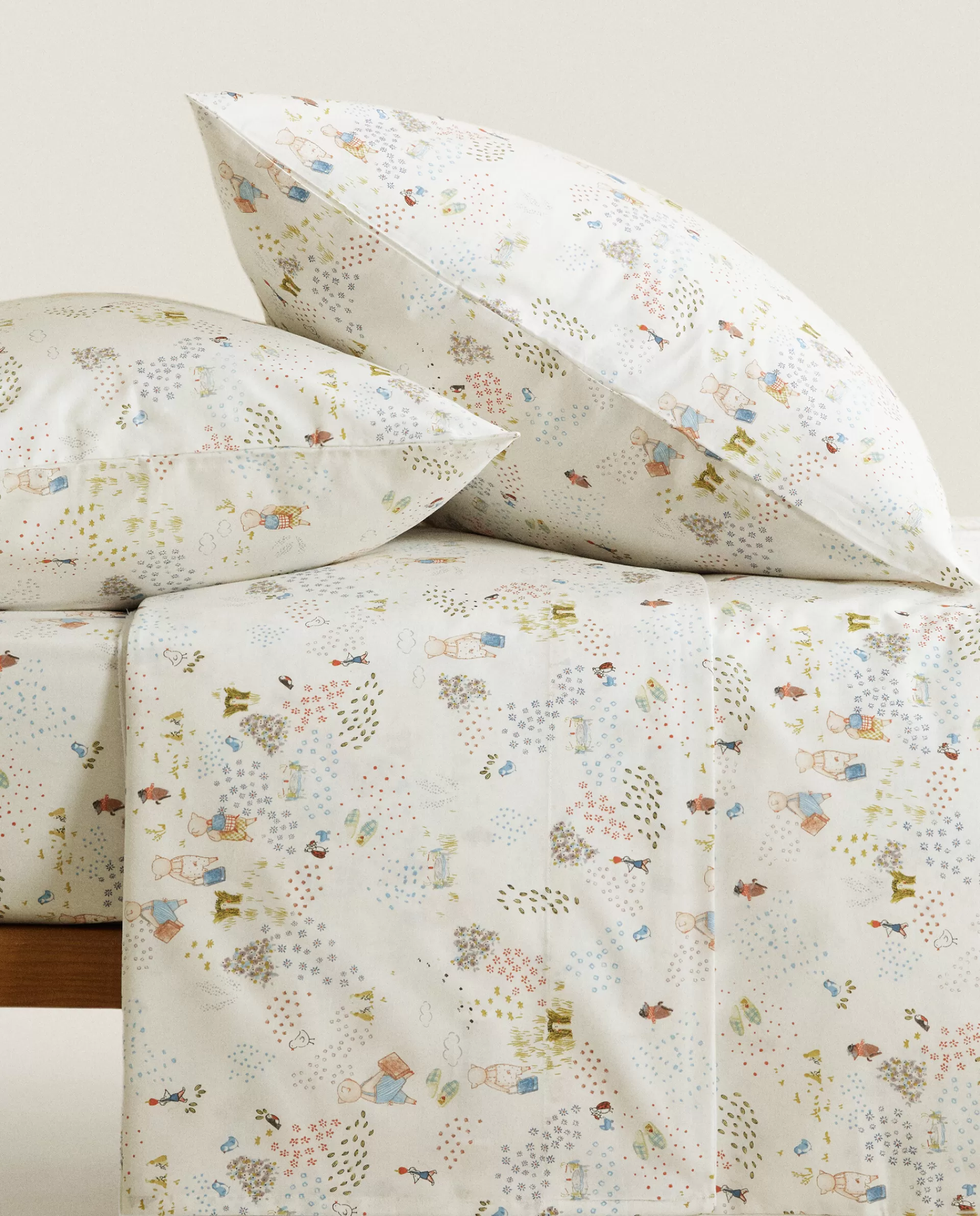 three_little_pigs_duvet_cover_3-1.webp ZARA Home Three Little Pigs Duvet Cover Multicolored Fashion