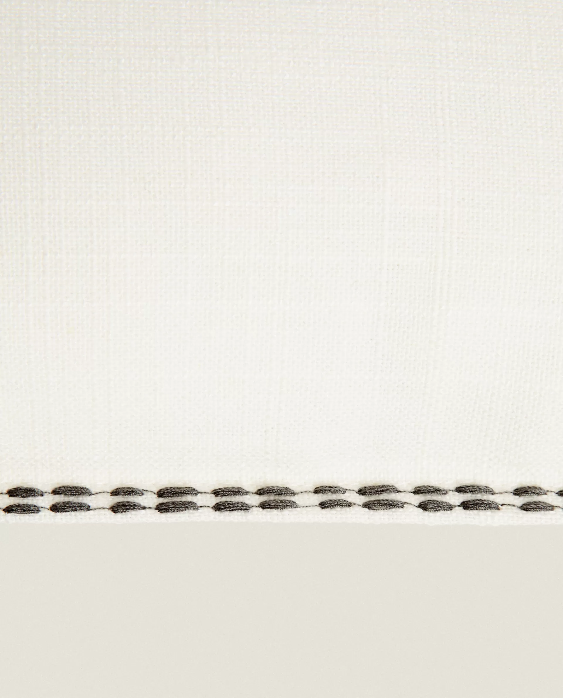 throw_pillow_cover_with_backstitching_3-3.webp ZARA Home Throw Pillow Cover With Backstitching White Shop