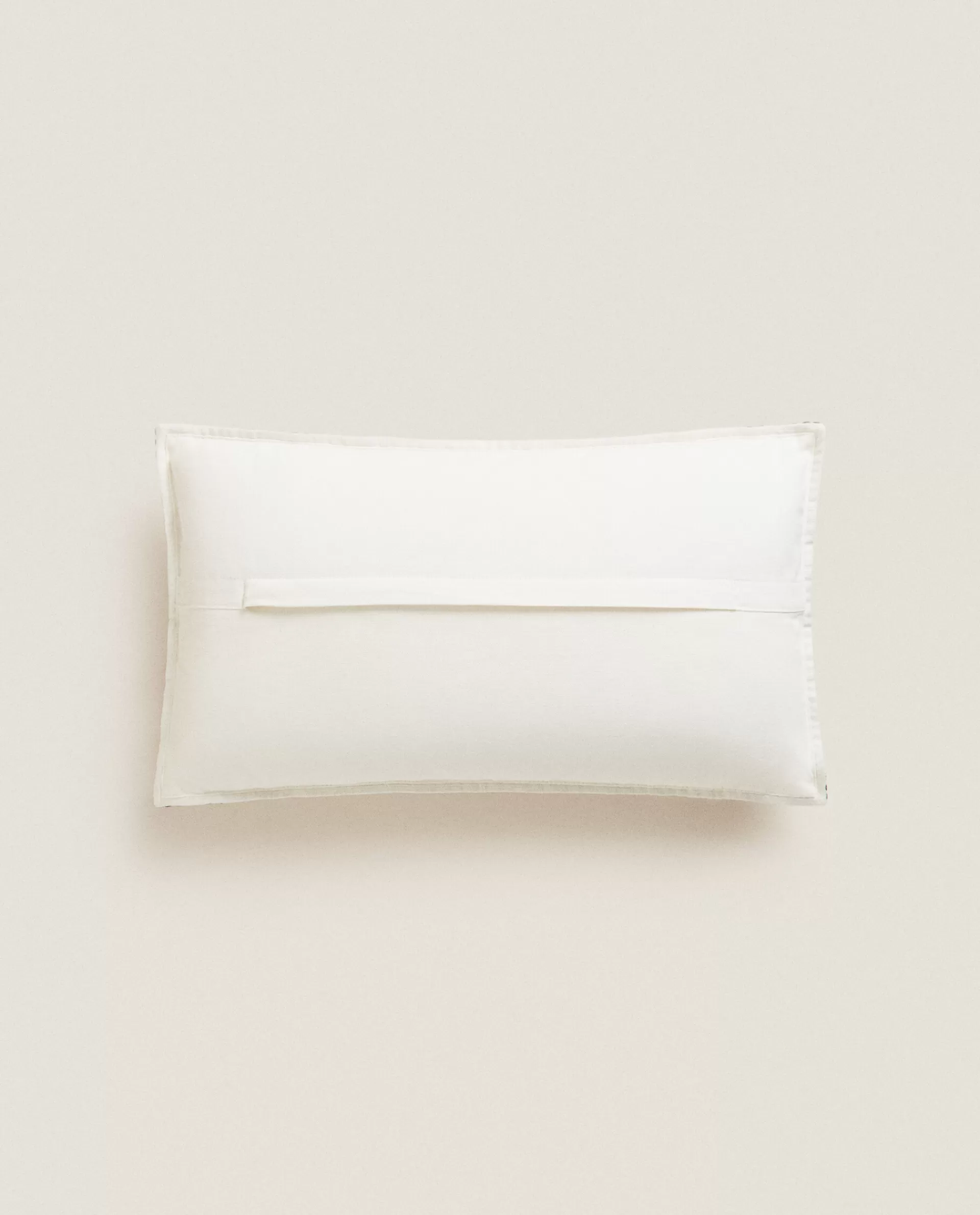 throw_pillow_cover_with_backstitching_4-3.webp ZARA Home Throw Pillow Cover With Backstitching White Shop