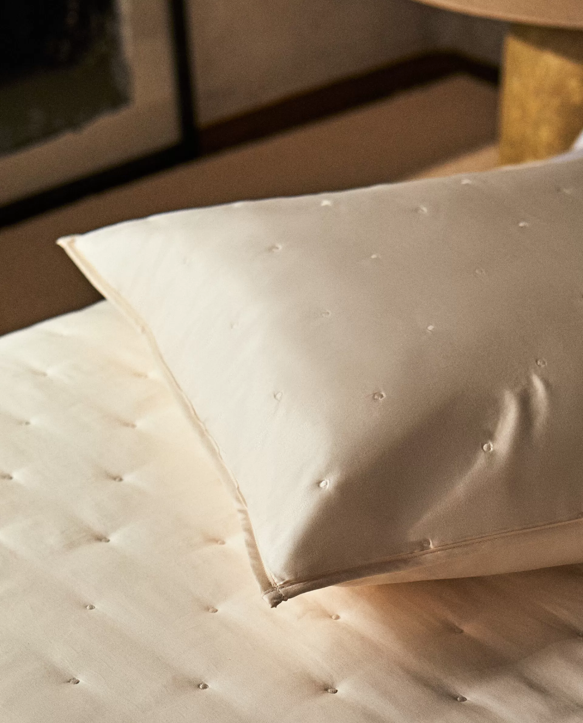 throw_pillow_cover_with_dots_2-6.webp ZARA Home Throw Pillow Cover With Dots Cream Cheap