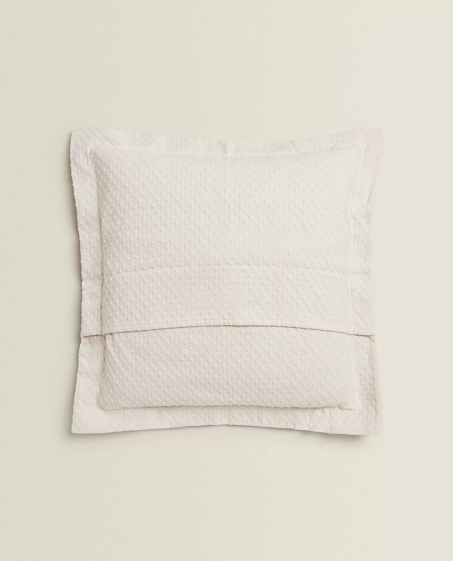 throw_pillow_cover_with_polka_dot_design_4-3.webp ZARA Home Throw Pillow Cover With Polka Dot Design Beige Discount