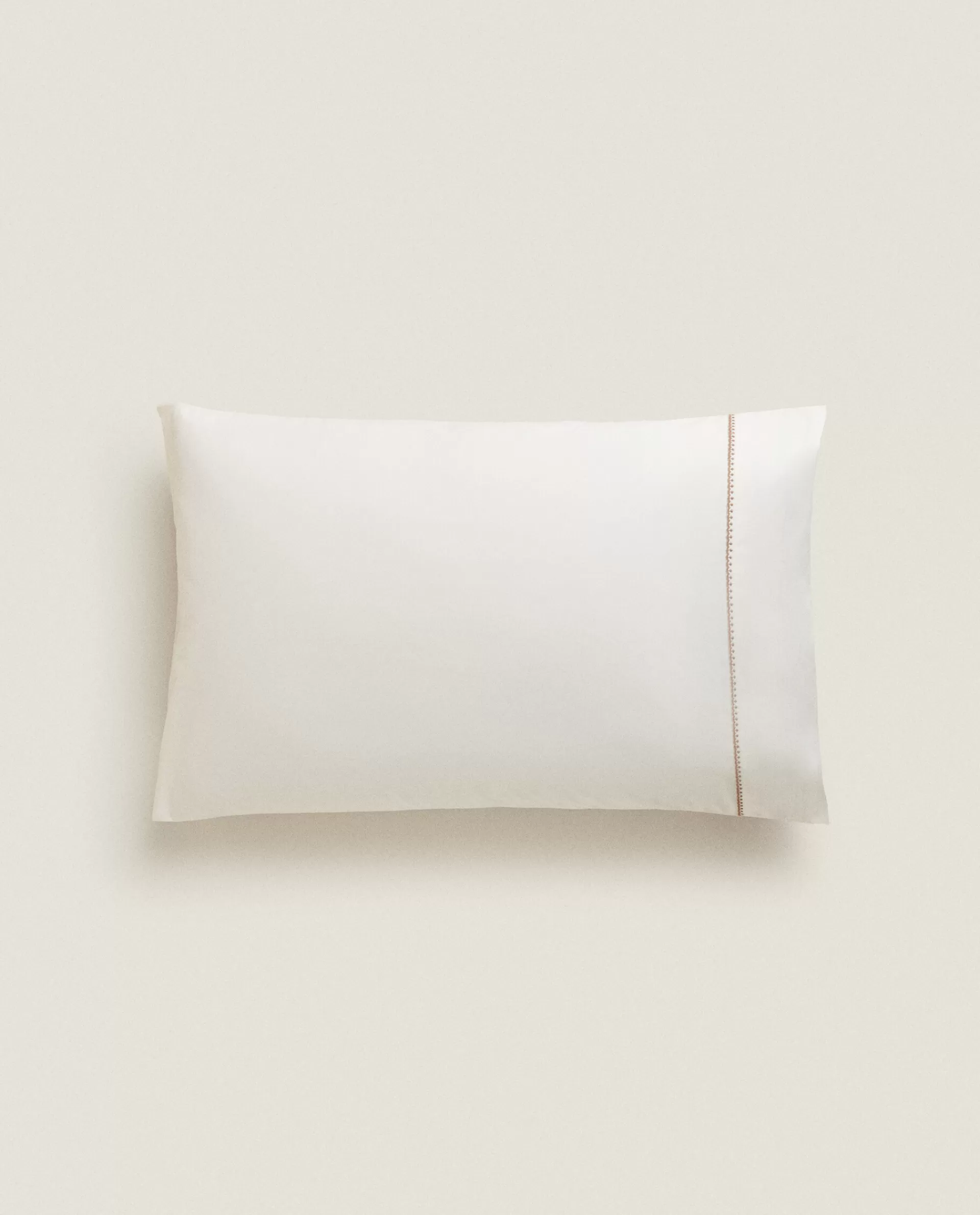 topstitched_pillowcase_3-1.webp ZARA Home Topstitched Pillowcase Oyster White Outlet