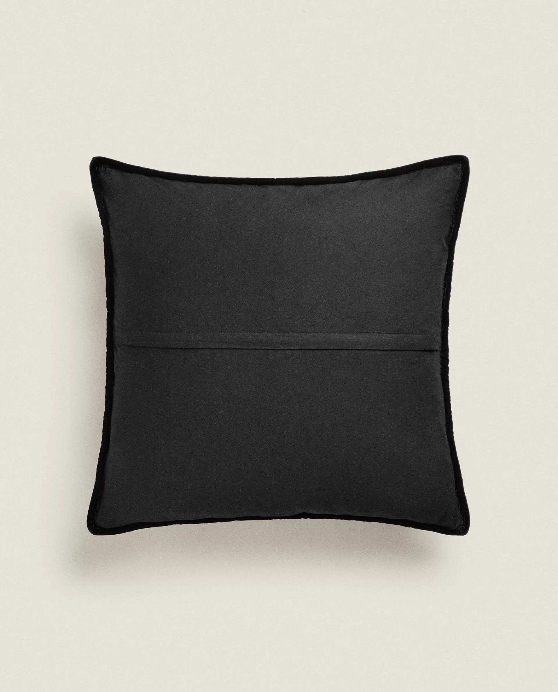 velvet_throw_pillow_cover_4-2.webp ZARA Home Velvet Throw Pillow Cover Black Flash Sale