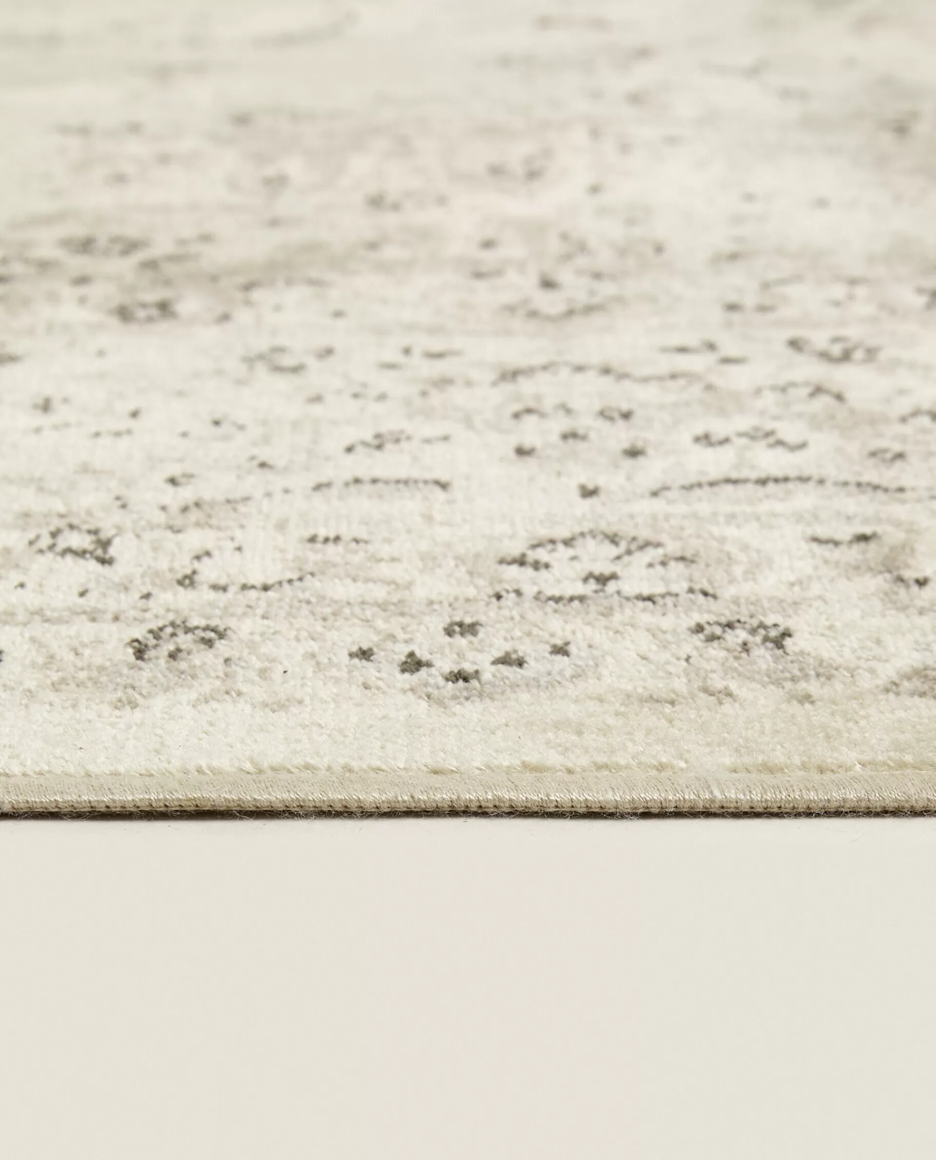 vintageeffect_rug_4-1.webp ZARA Home Vintage-Effect Rug Beige Flash Sale