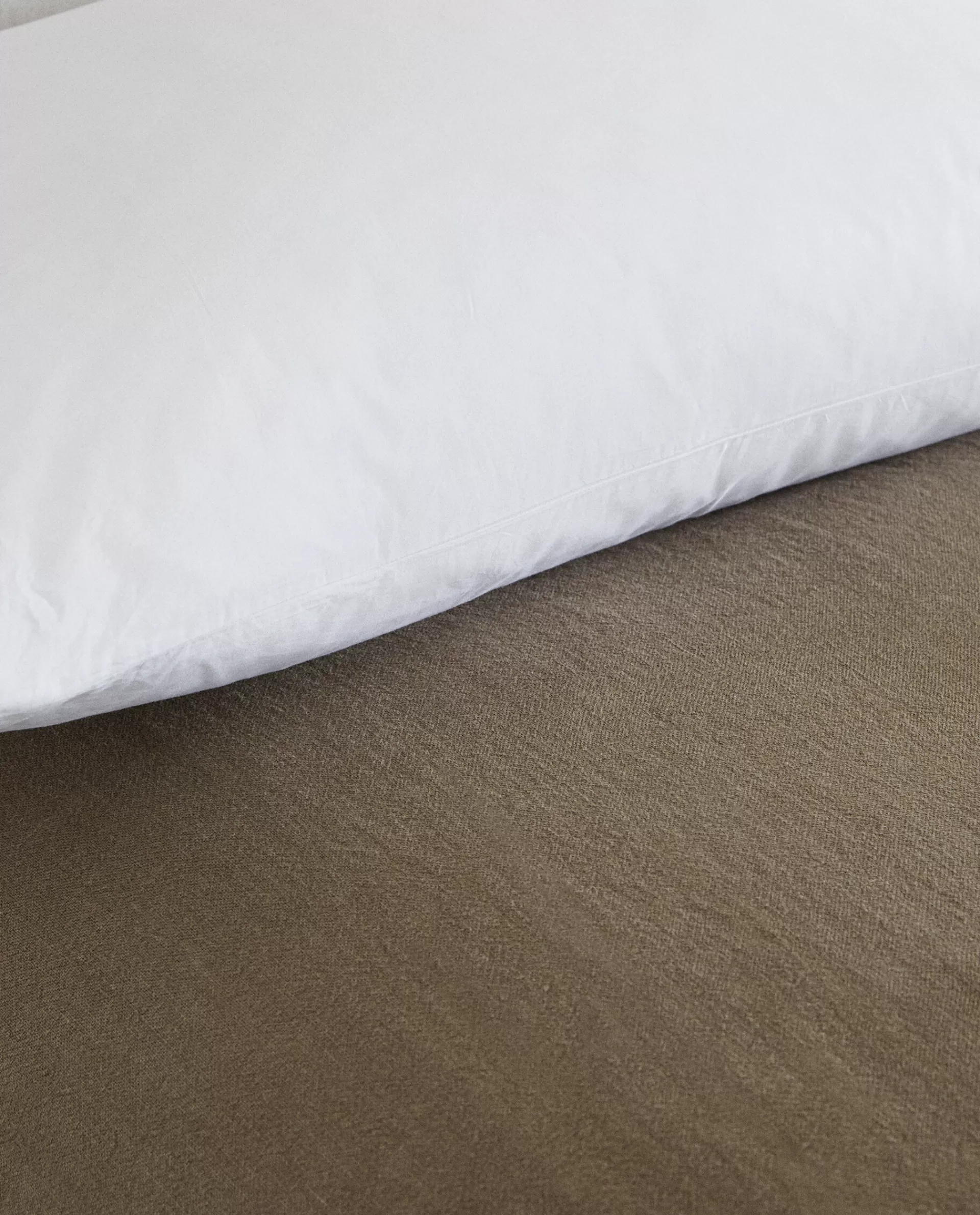 washed_linen_bedspread__gsm_3-7.webp ZARA Home Washed Linen Bedspread (400 Gsm) Khaki Shop