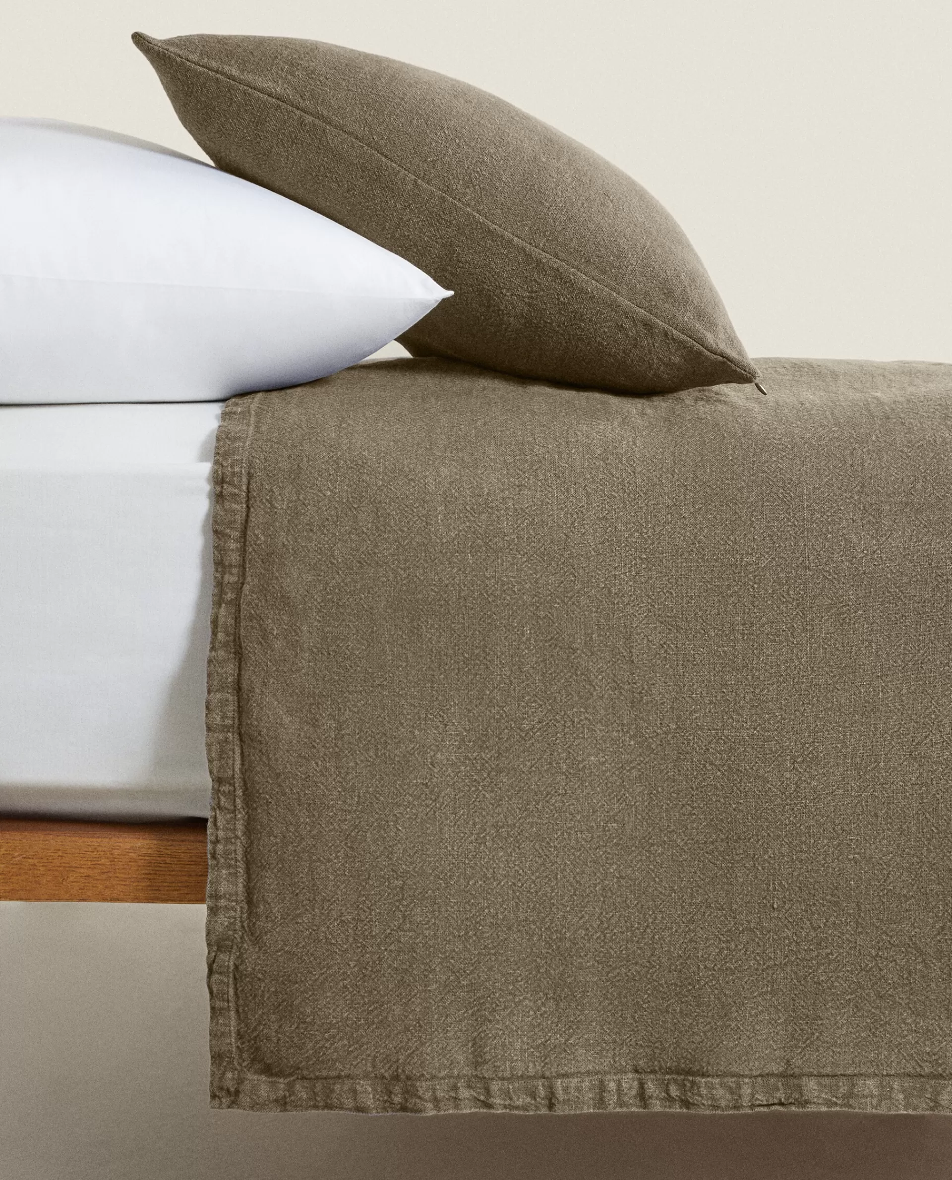 washed_linen_bedspread__gsm_4-7.webp ZARA Home Washed Linen Bedspread (400 Gsm) Khaki Shop