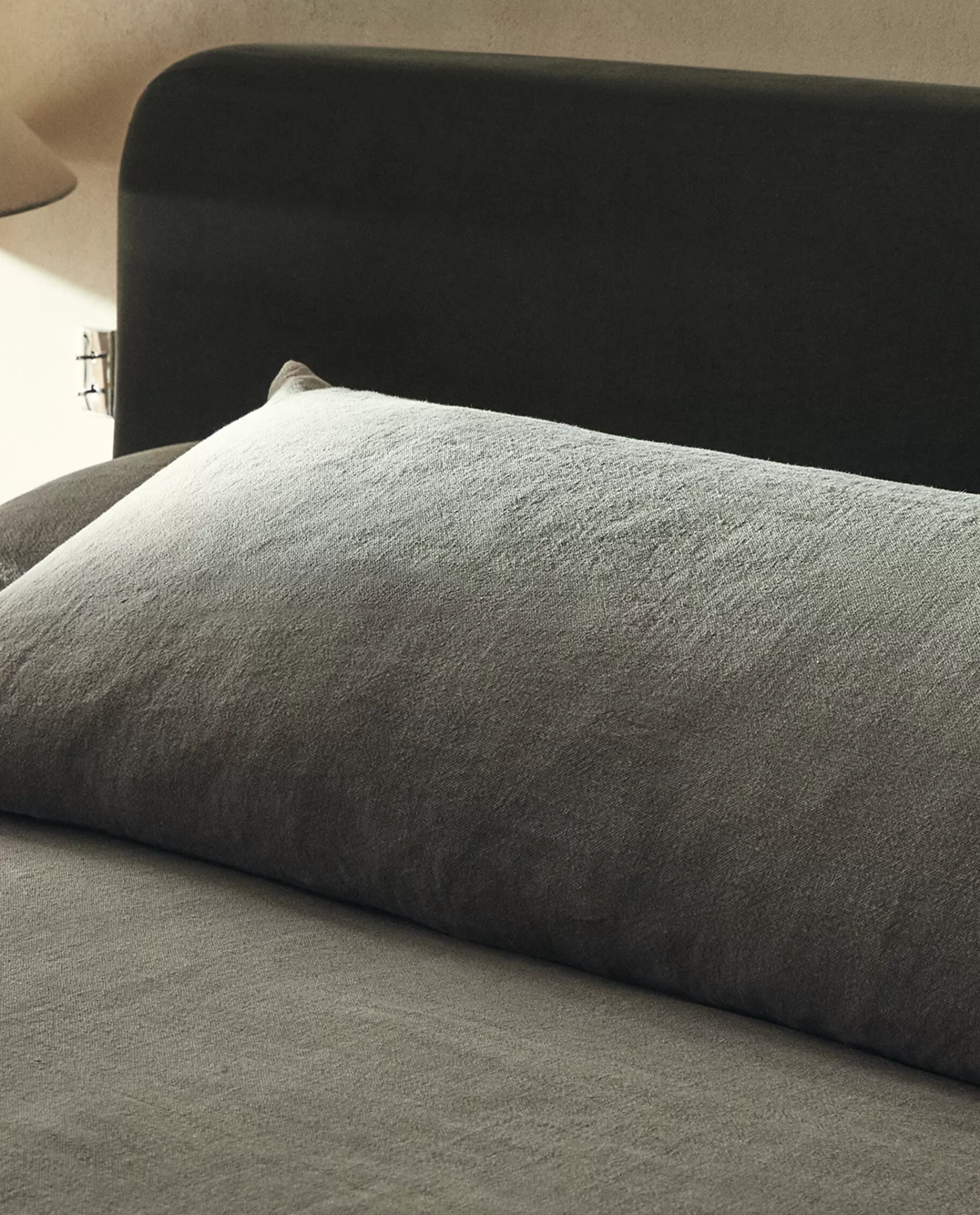 washed_linen_throw_pillow_cover_2-11.webp ZARA Home Washed Linen Throw Pillow Cover Grey Outlet