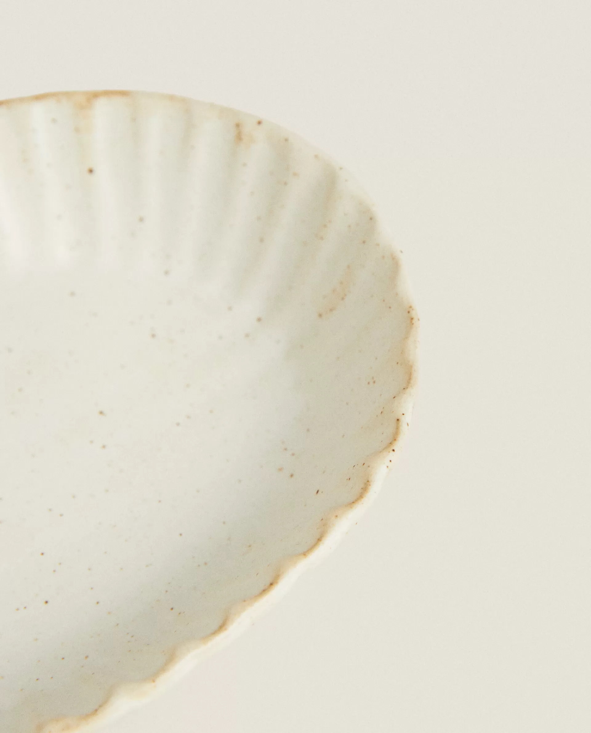 wavy_ceramic_tray_3-1.webp ZARA Home Wavy Ceramic Tray 4-111 Sale