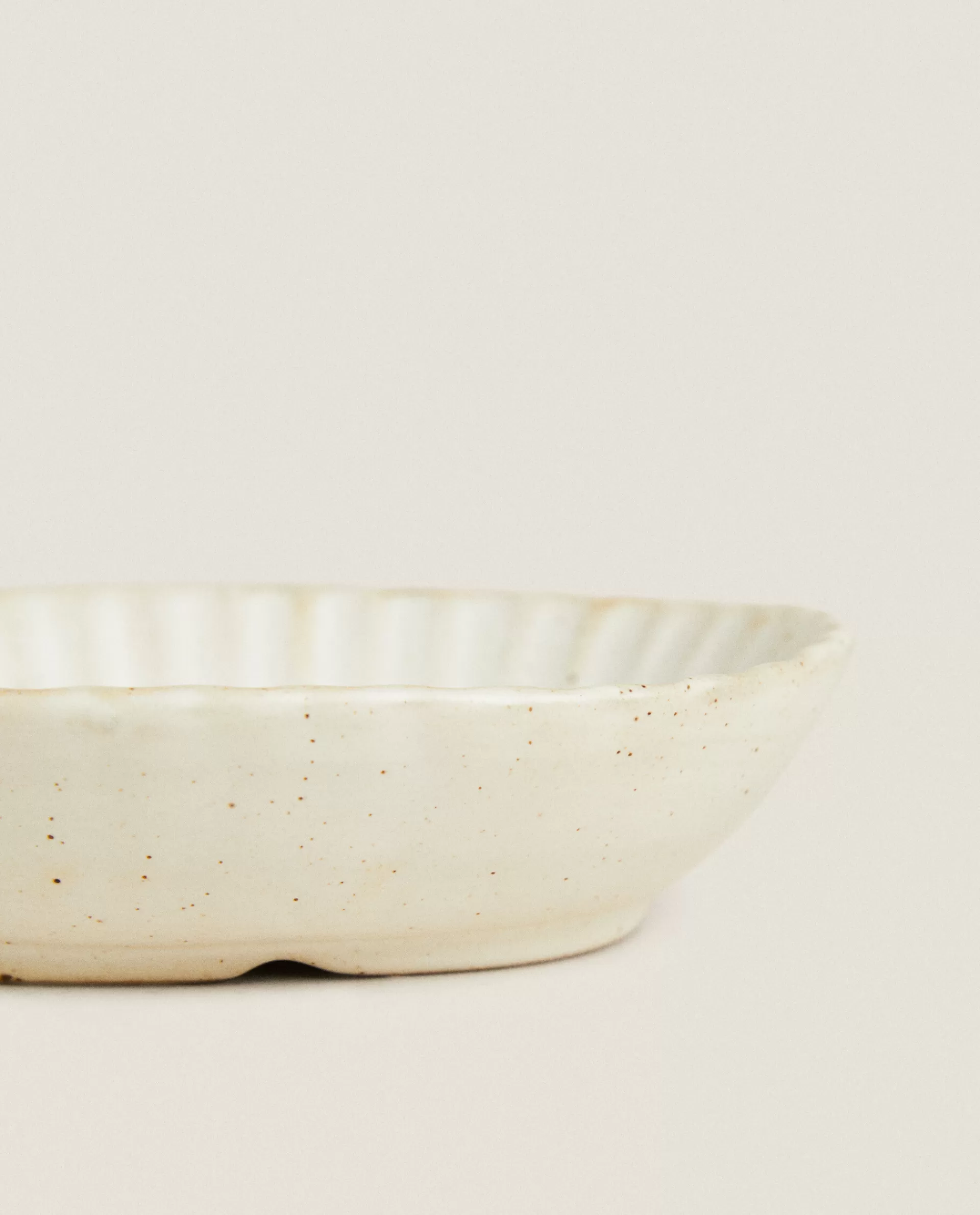 wavy_ceramic_tray_4-1.webp ZARA Home Wavy Ceramic Tray 4-111 Sale