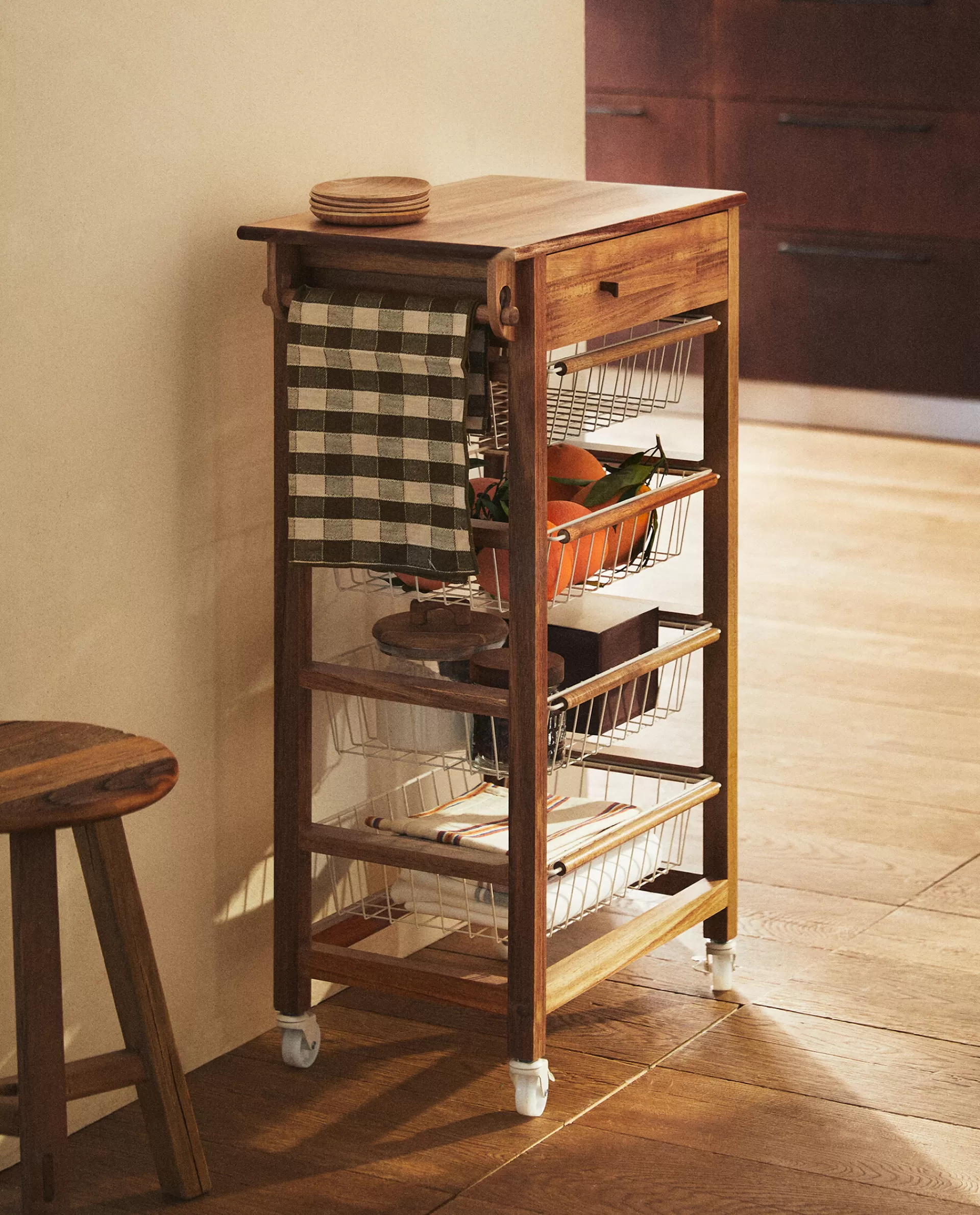 wood_and_metal_storage_furniture_with_wheels_2-1.webp ZARA Home Wood And Metal Storage Furniture With Wheels Natural Colour Store