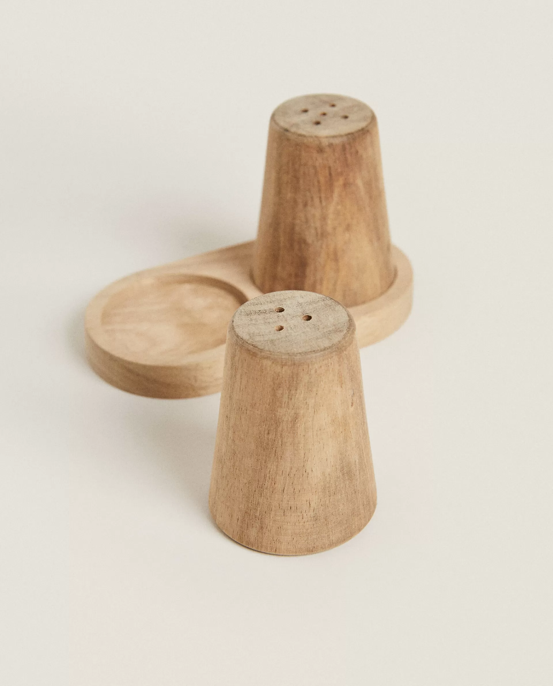 wooden_salt_and_pepper_shaker_set_4-1.webp ZARA Home Wooden Salt And Pepper Shaker Set Natural Colour Flash Sale